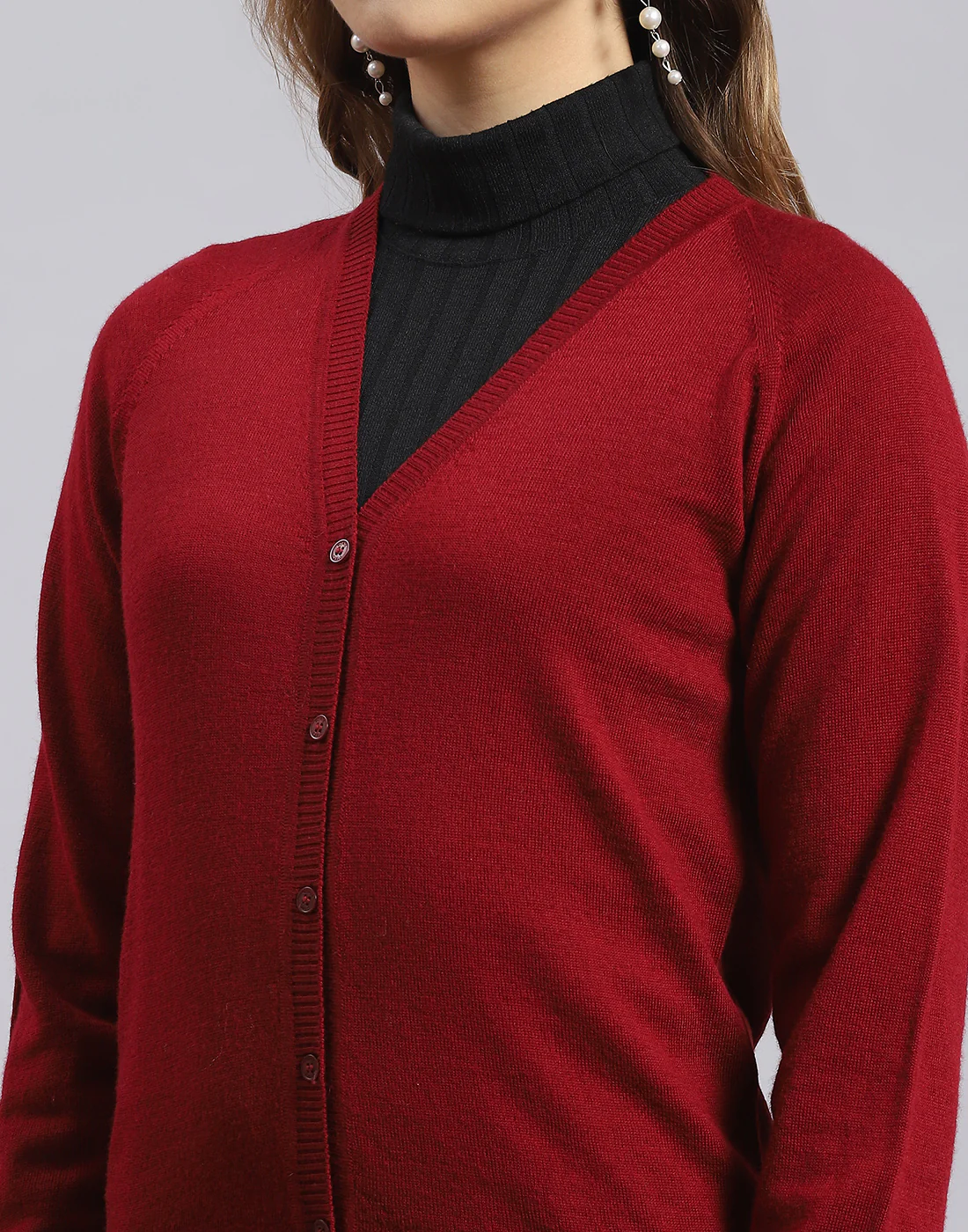 Women Maroon Solid V Neck Full Sleeve Cardigan - Image 6