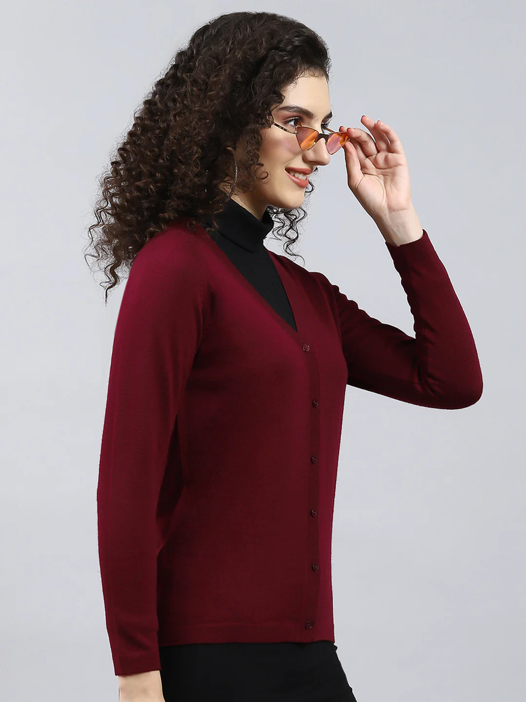 Women Maroon Solid V Neck Full Sleeve Cardigan - Image 4
