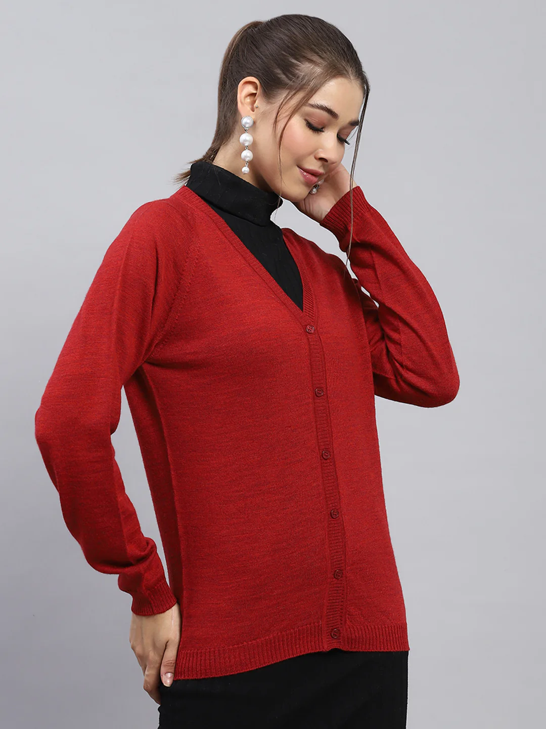 Women Maroon Solid V Neck Full Sleeve Cardigan - Image 4