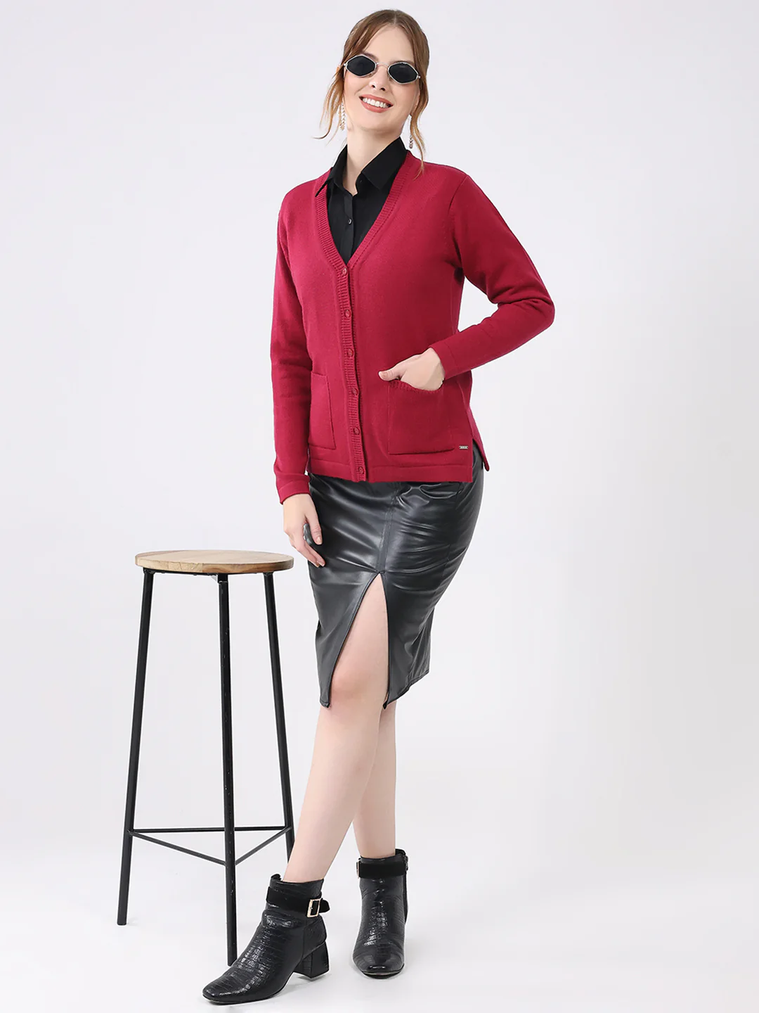 Women Maroon Solid V Neck Full Sleeve Cardigan - Image 2