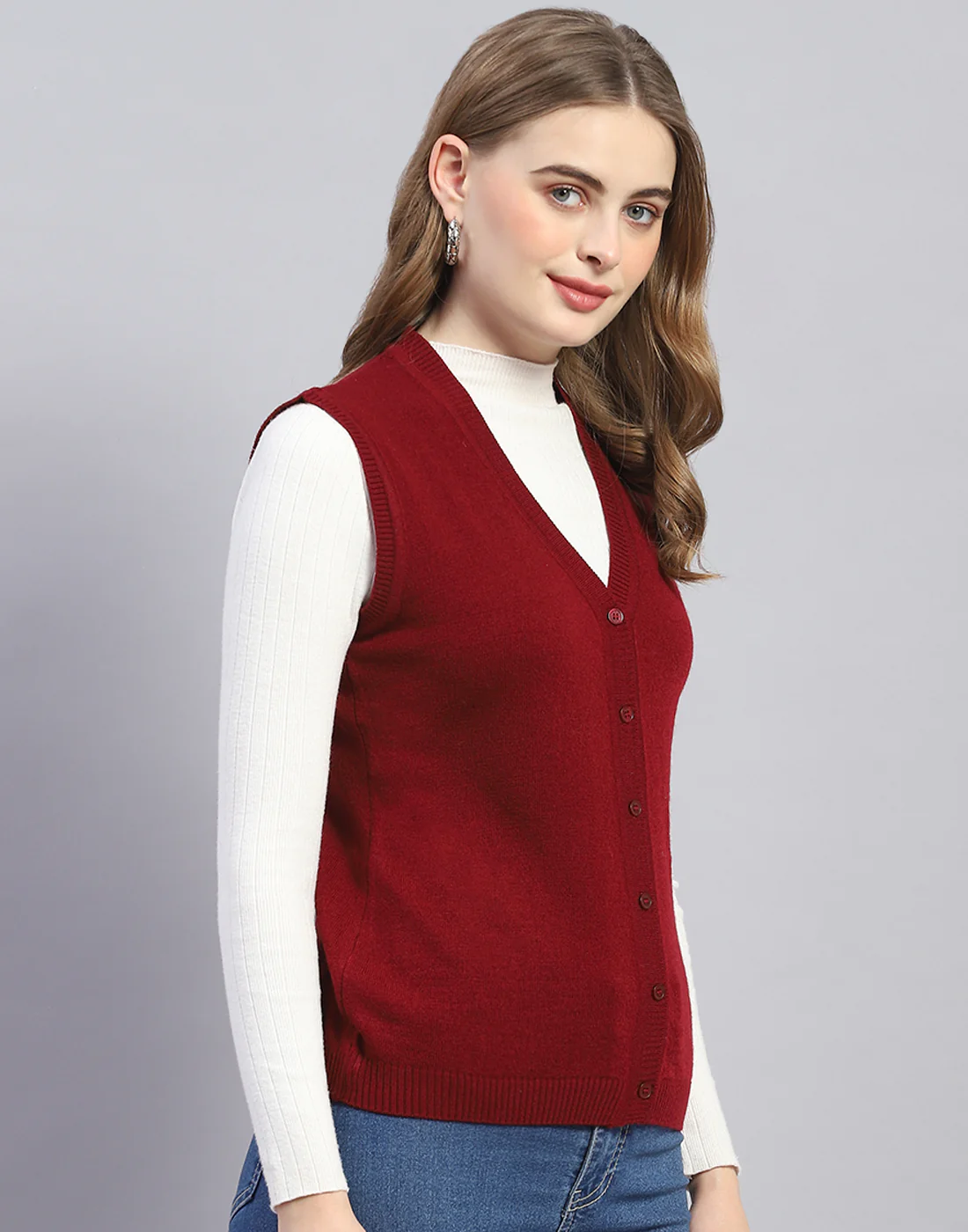 Women Maroon Solid V Neck Sleeveless Cardigan - Image 4