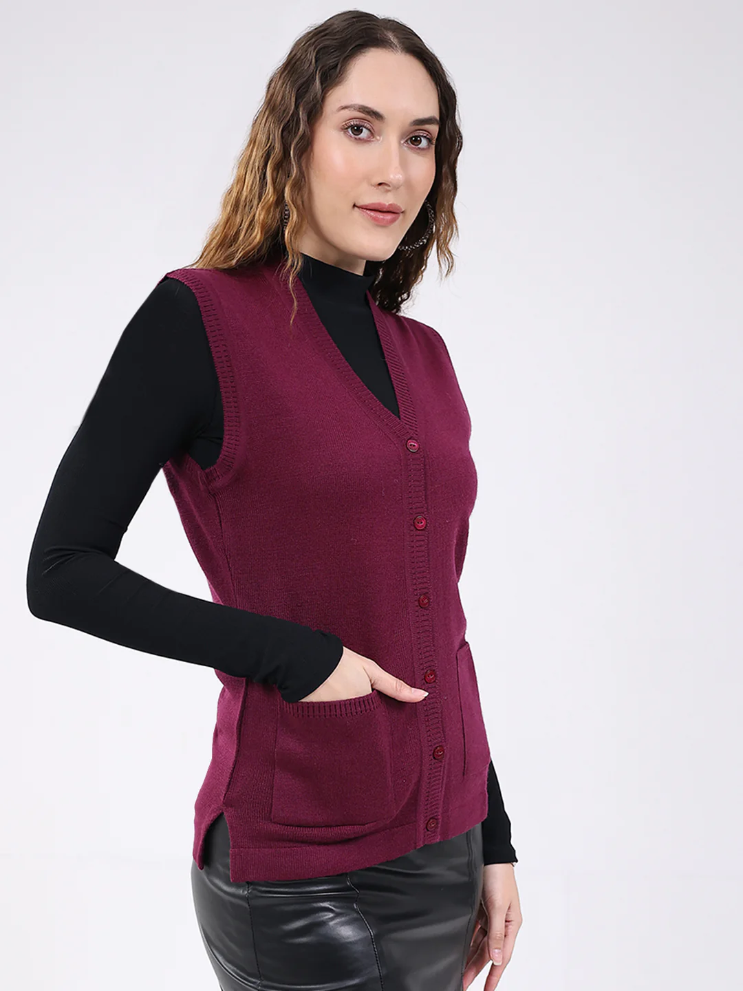 Women Maroon Solid V Neck Sleeveless Cardigan - Image 4