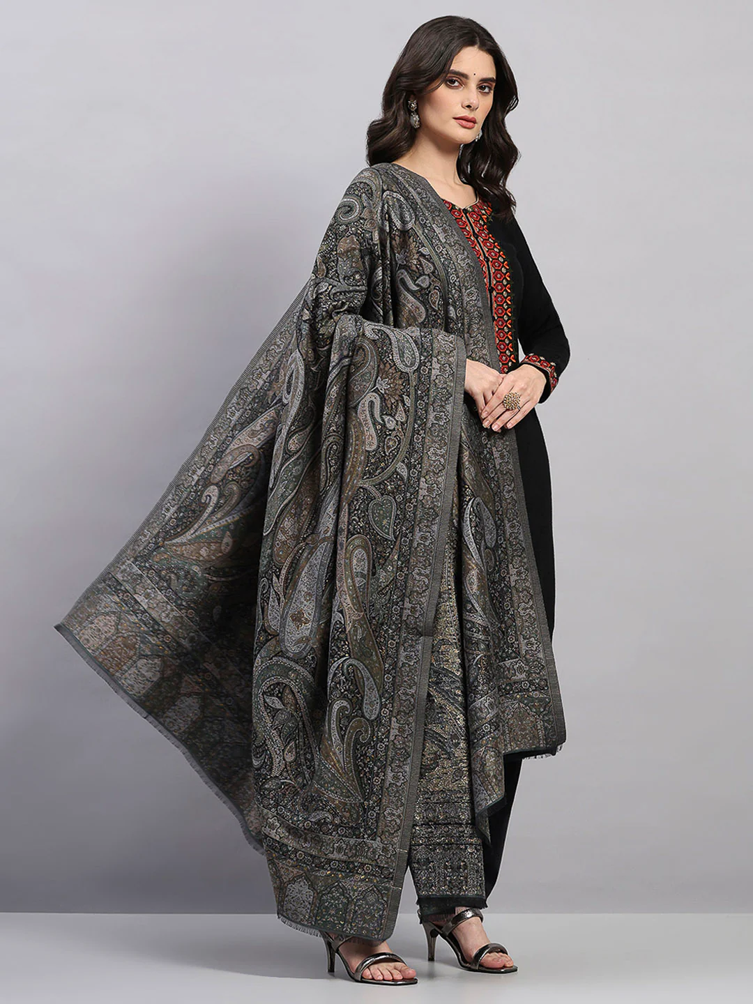 Women Multicolor Printed Wool Blend Shawl - Image 4