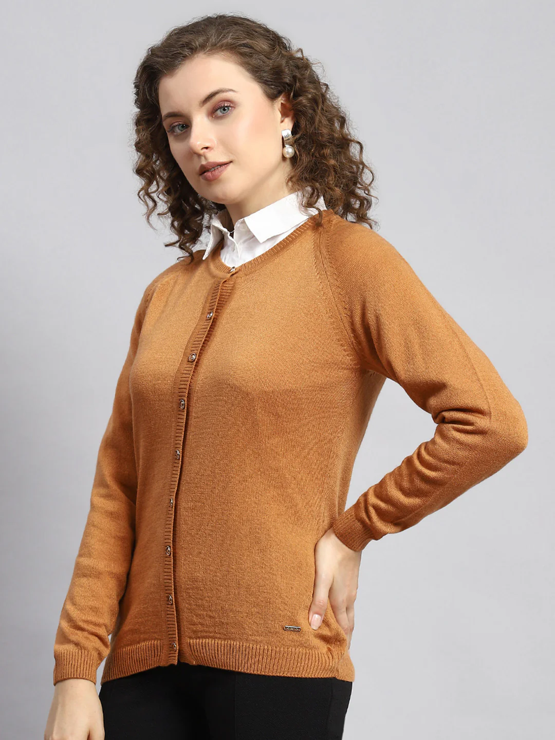 Women Mustard Solid Cardigan - Image 4
