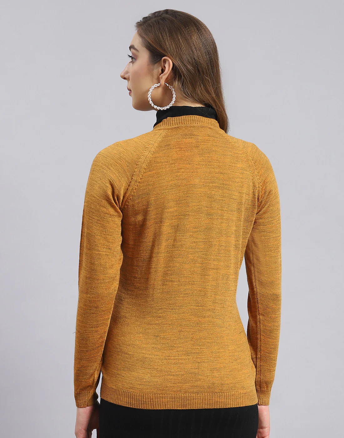 Women Mustard Solid V Neck Full Sleeve Sweater - Image 5