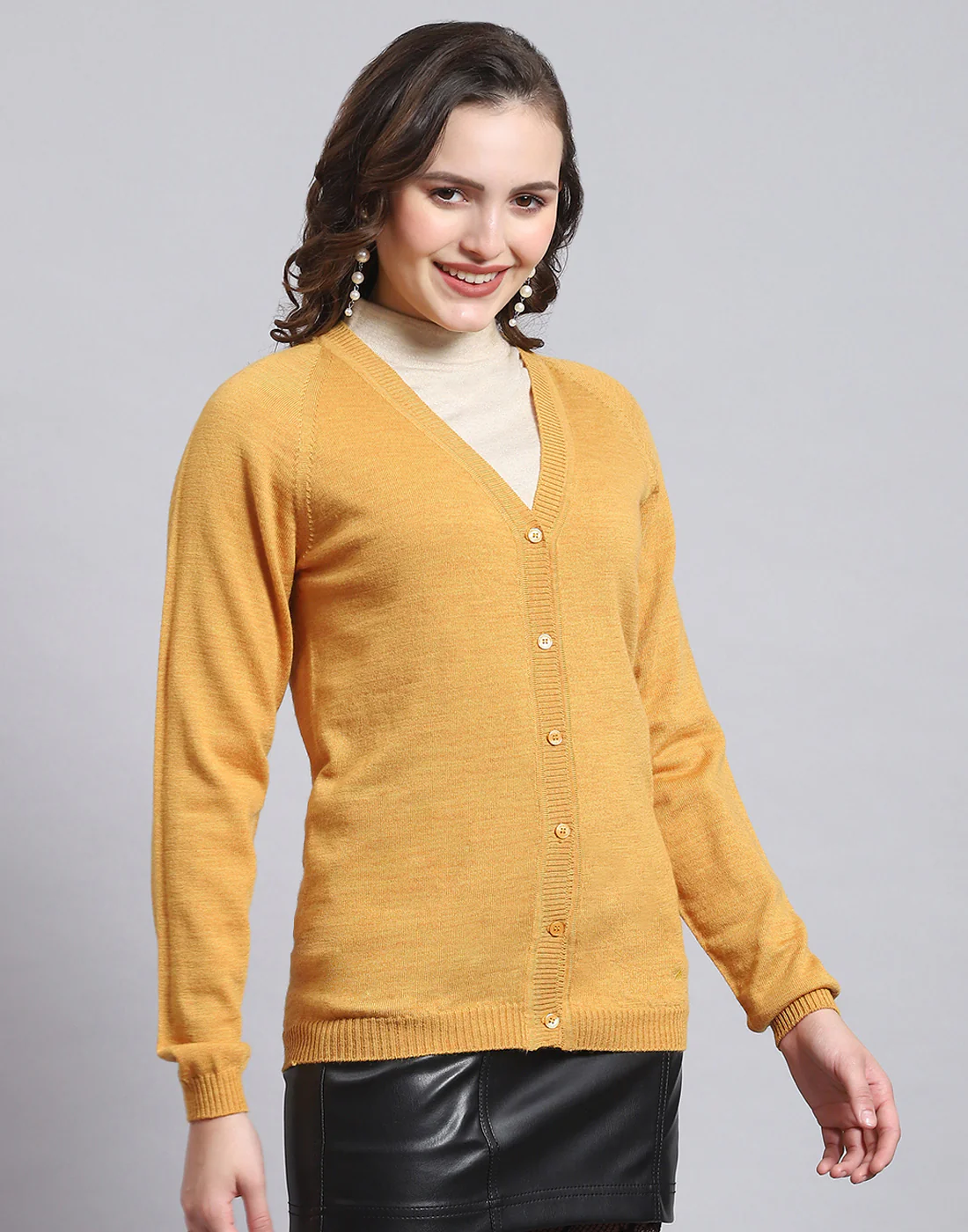 Women Mustard Solid V Neck Full Sleeve Sweater - Image 4
