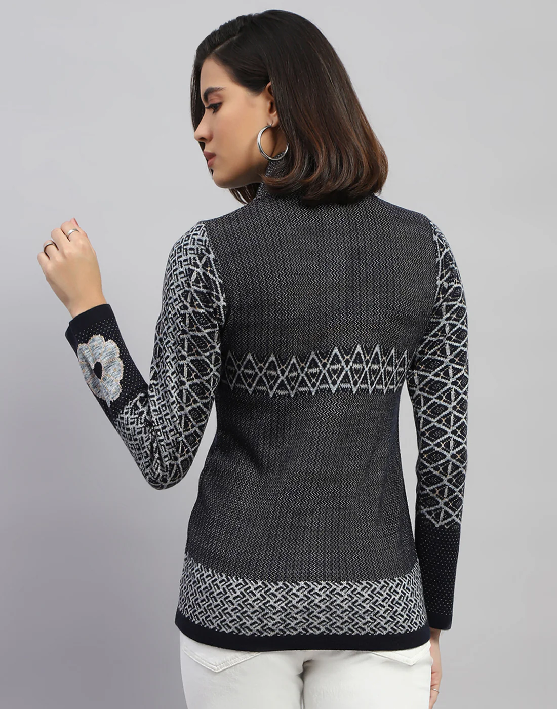Women Navy Blue Jaquard Round Neck Full Sleeve Cardigan - Image 6