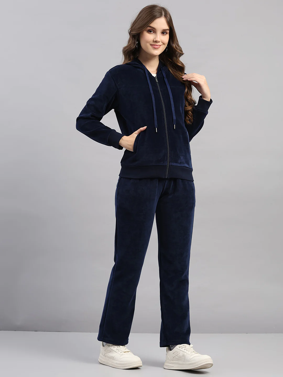 Women Navy Blue Printed Hooded Full Sleeve Winter Tracksuit - Image 4