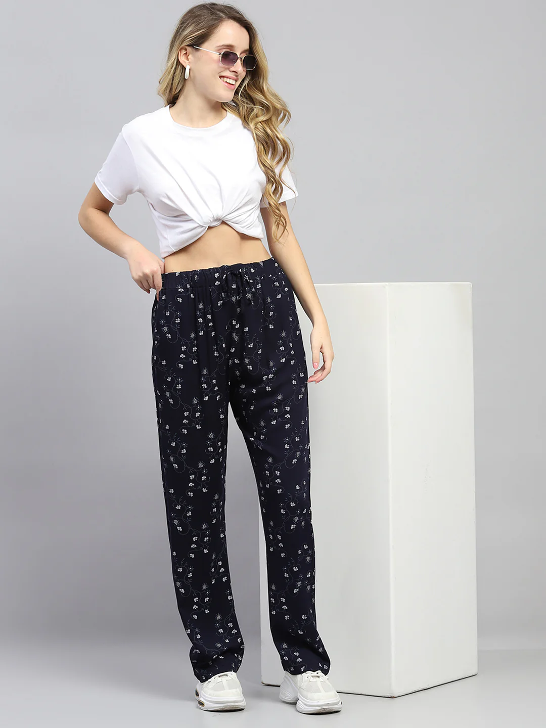 Women Navy Blue Printed Regular Fit Lower - Image 2