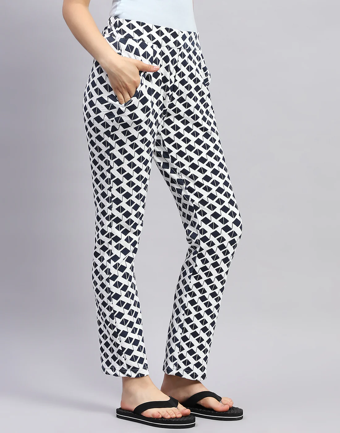 Women Navy Blue Printed Regular Fit Lower - Image 4