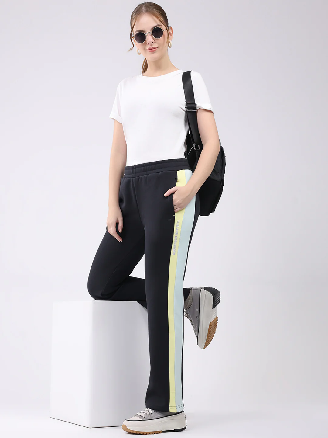 Women Navy Blue Printed Regular Fit Winter Lower - Image 2