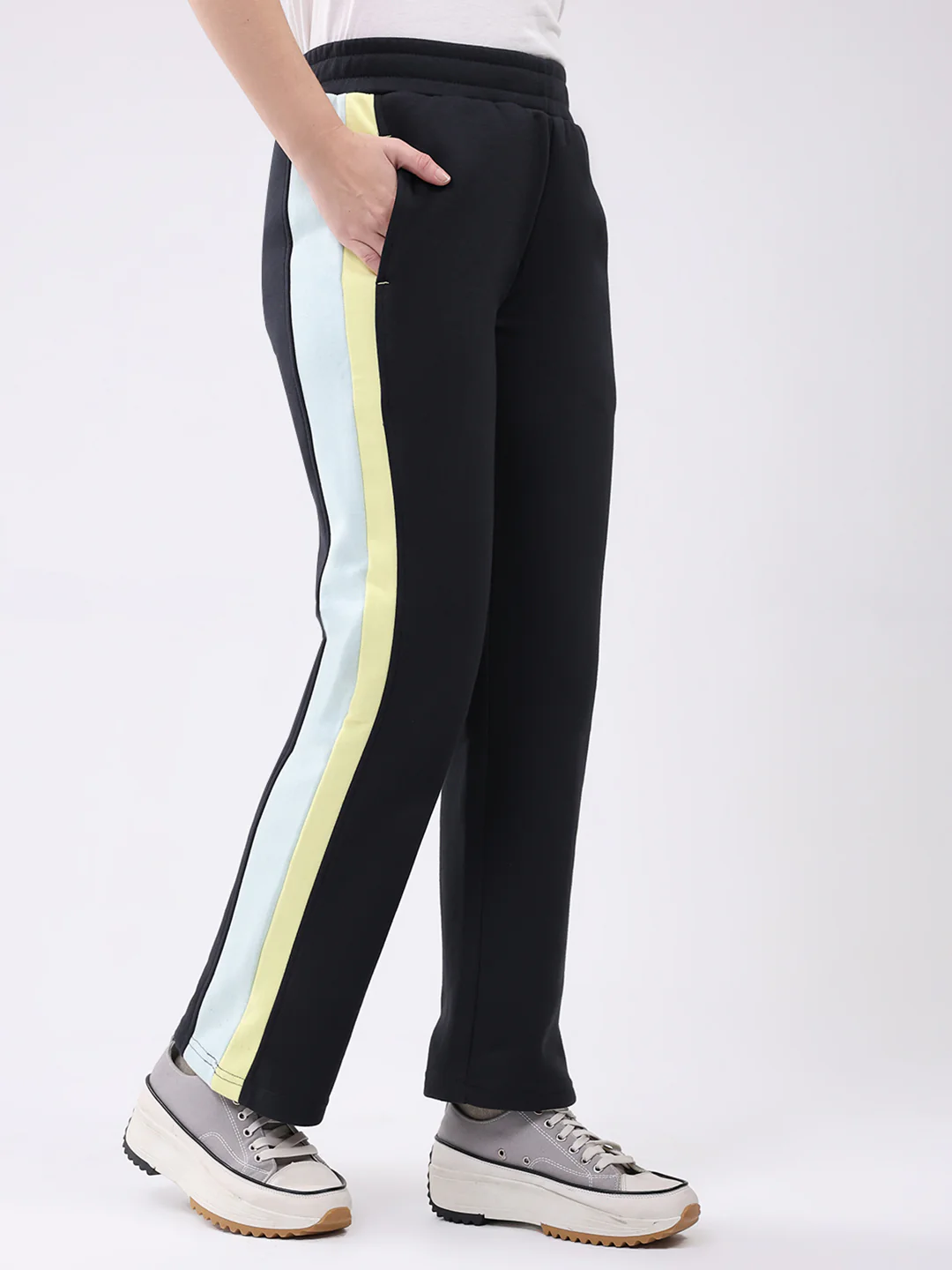 Women Navy Blue Printed Regular Fit Winter Lower - Image 4