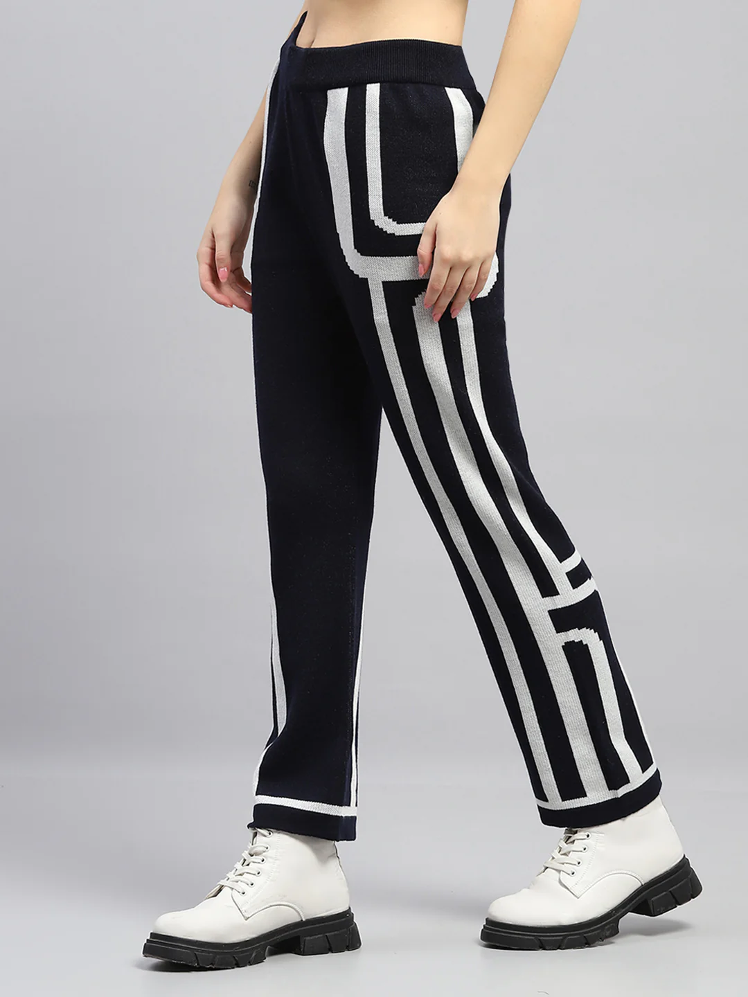 Women Navy Blue Printed Round Neck Full Sleeve Cords Set - Image 8