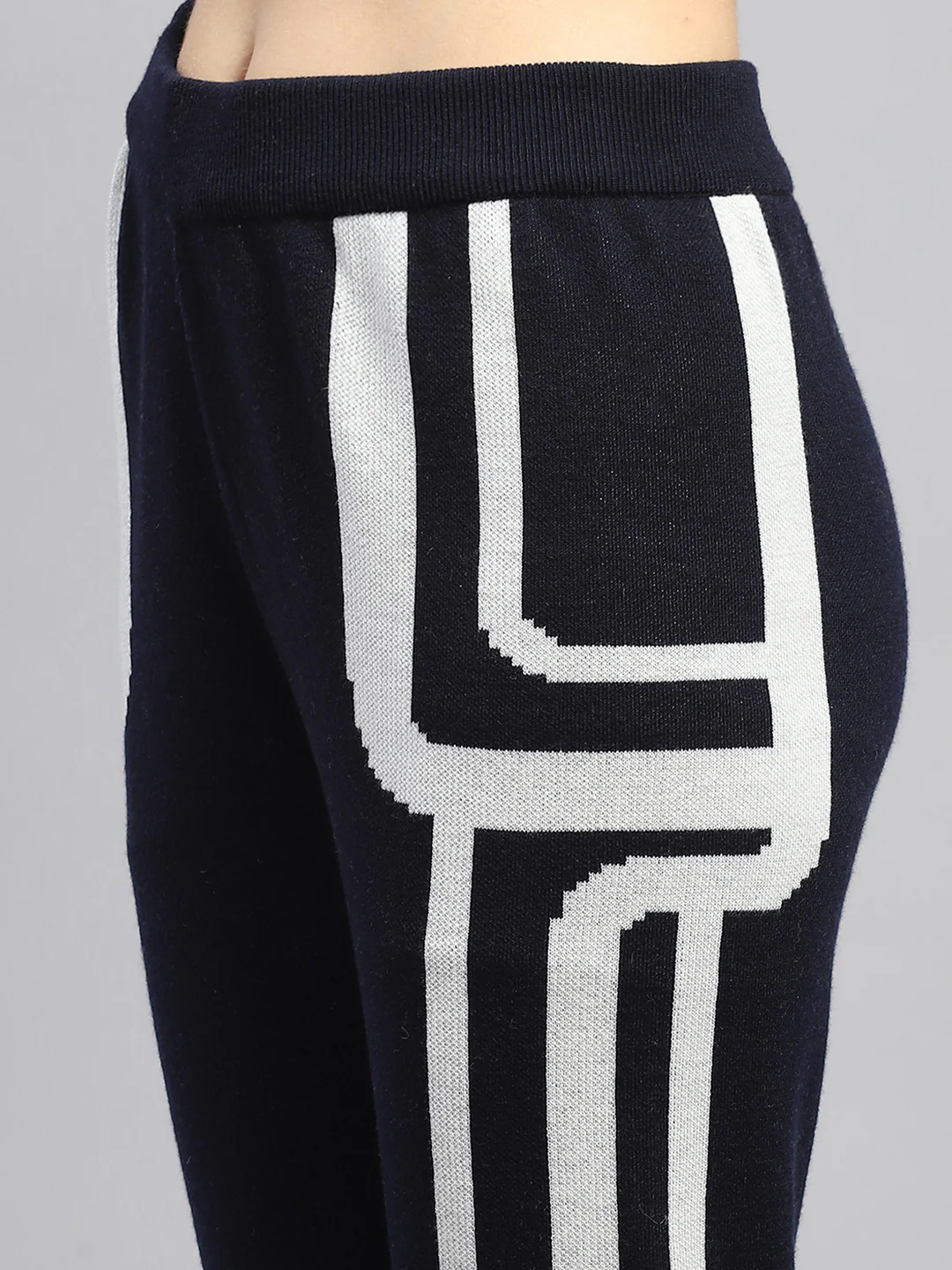 Women Navy Blue Printed Round Neck Full Sleeve Cords Set - Image 9