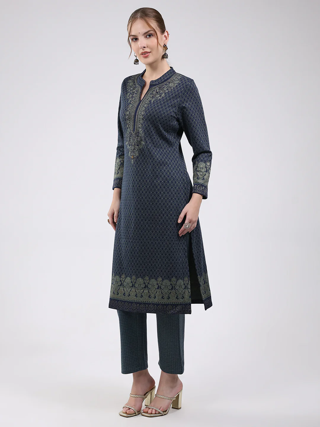 Women Navy Blue Printed Round Neck Full Sleeve Kurti Set for Winter - Image 3