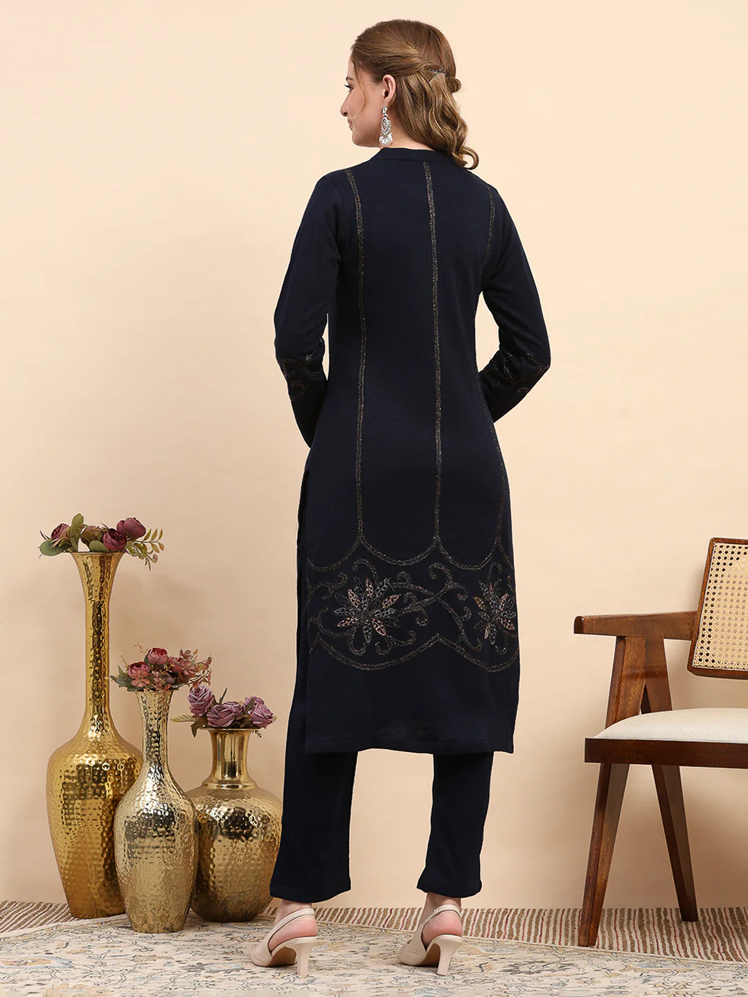 Women Navy Blue Printed Round Neck Full Sleeve Kurti Set for Winter - Image 5
