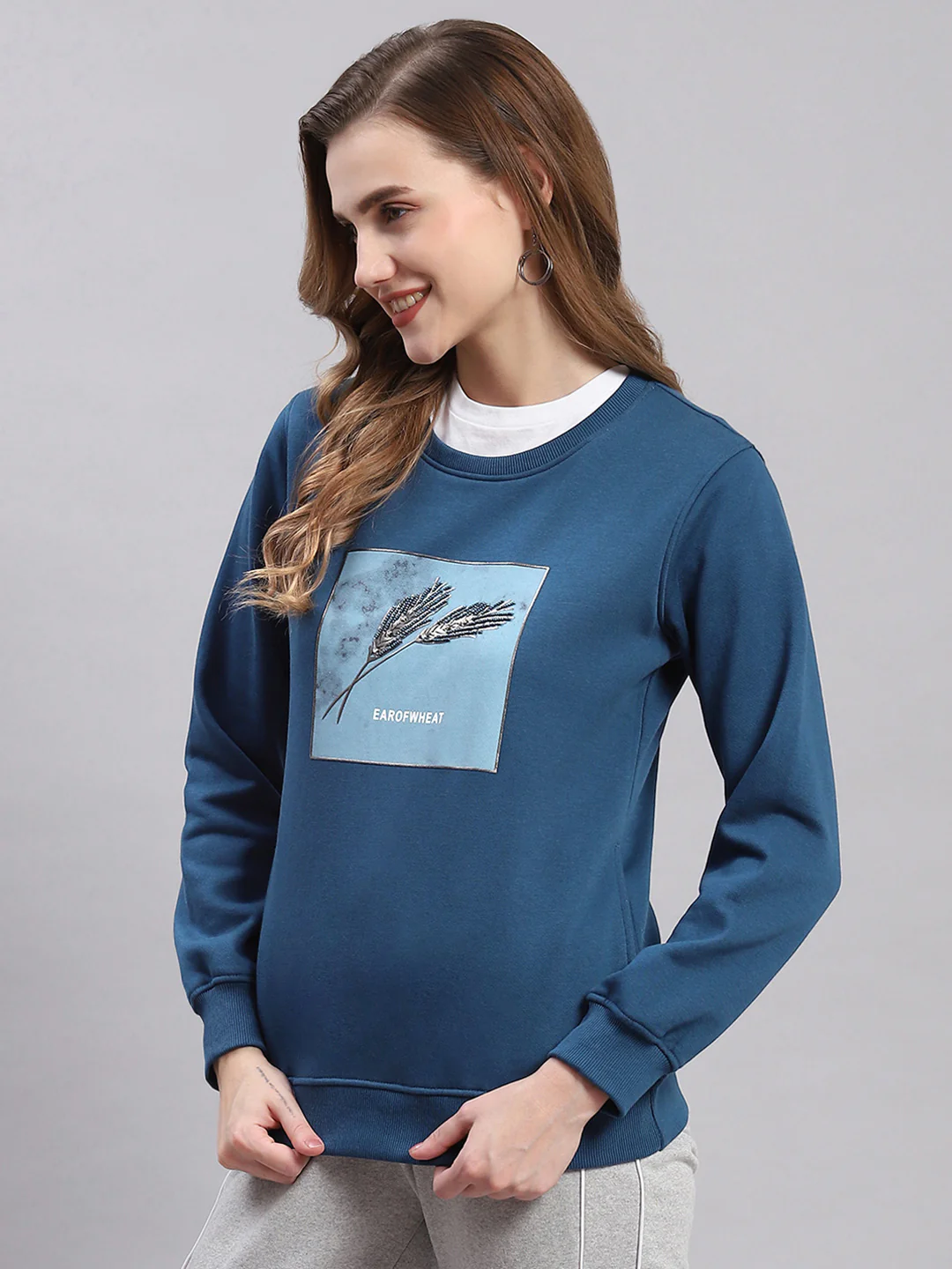Women Navy Blue Printed Round Neck Full Sleeve Sweatshirts - Image 3