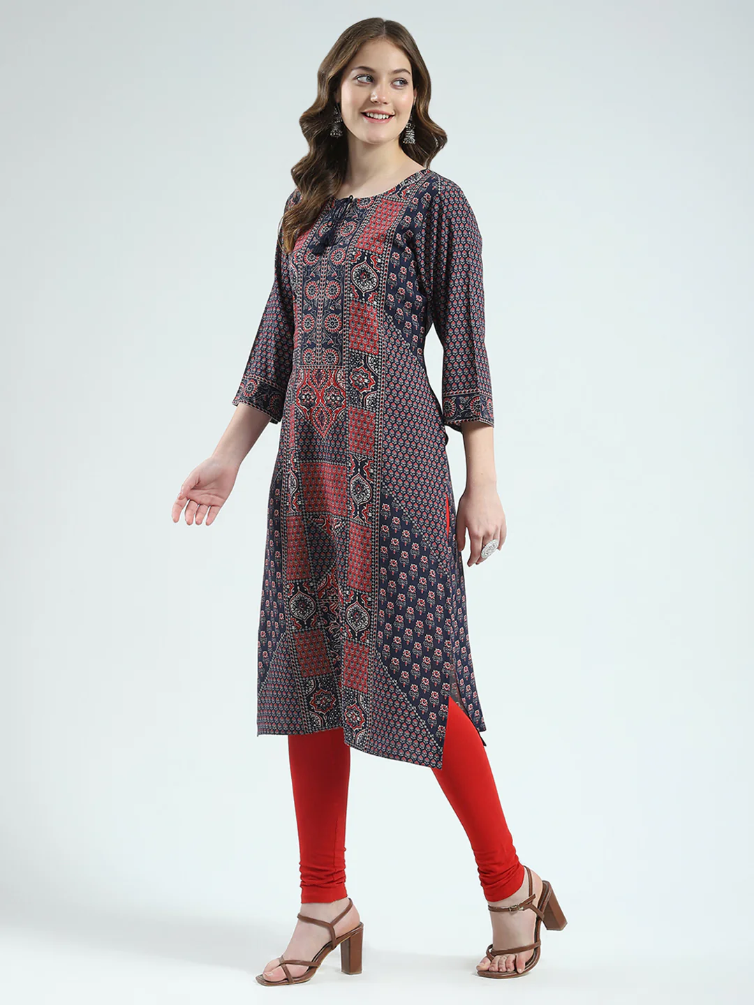 Women Navy Blue Printed Round Neck 3/4th Sleeve Kurti - Image 3