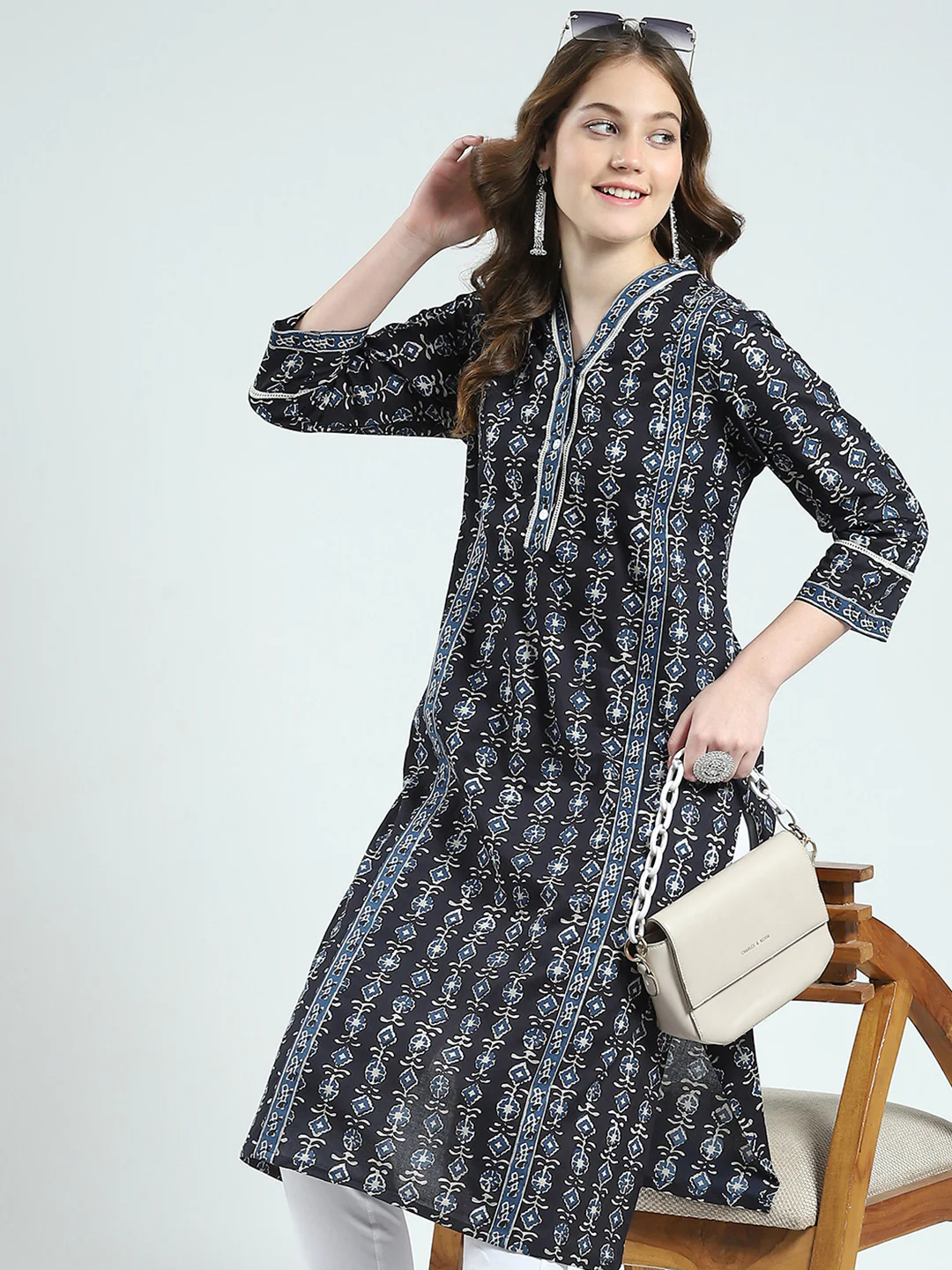 Women Navy Blue Printed V Neck 3/4th Sleeve Kurti - Image 6