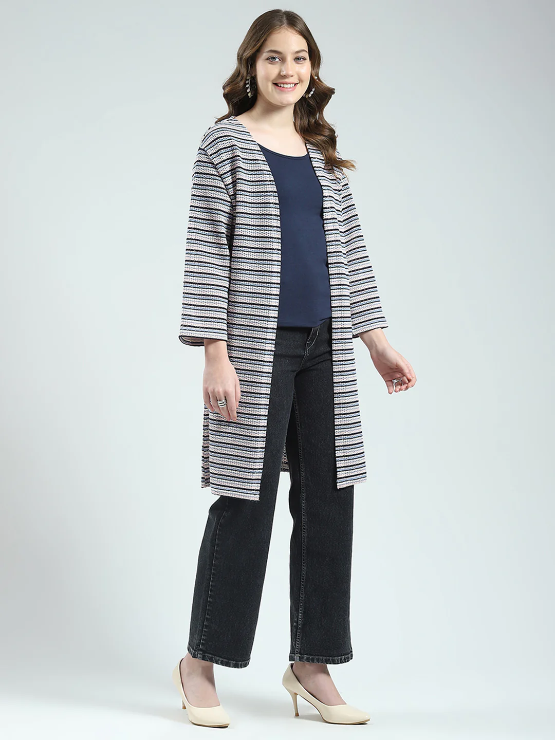 Women Navy Blue Self Design Front Open 3/4th Sleeve Shrug - Image 4