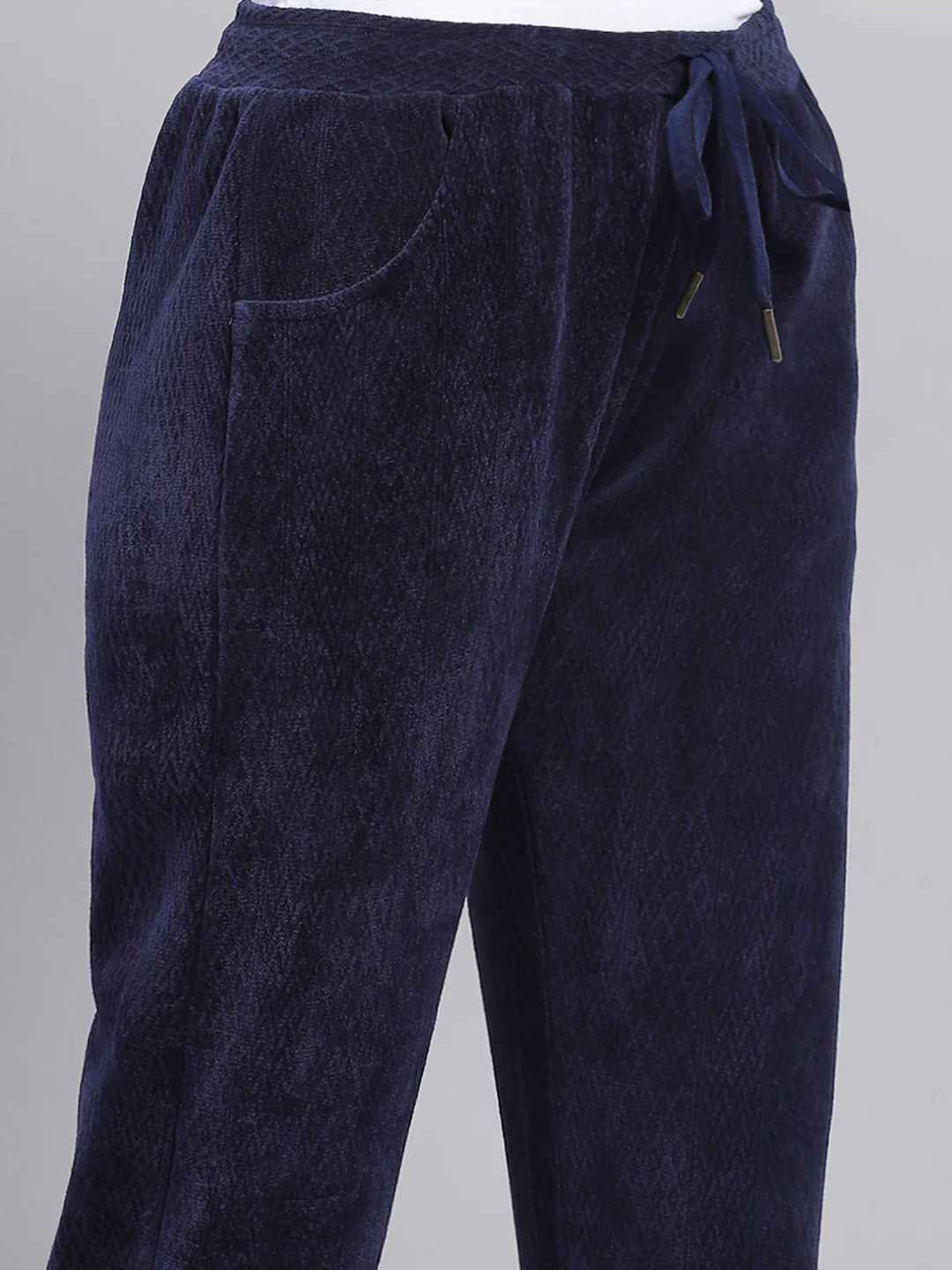 Women Navy Blue Self Design Mock Neck Full Sleeve Tracksuit - Image 9