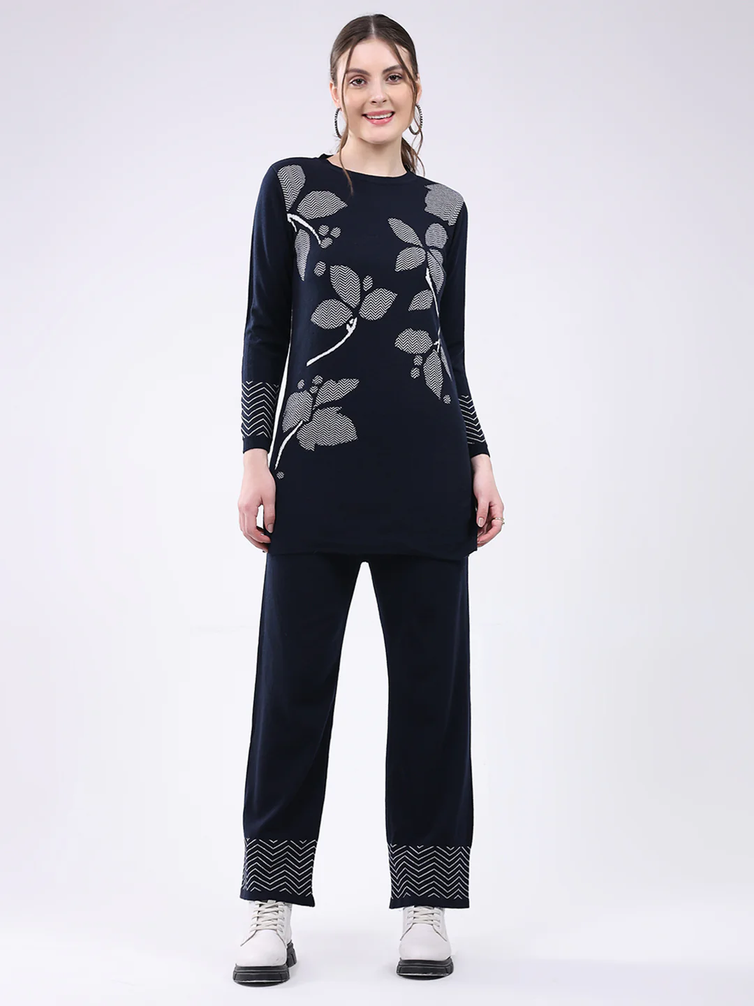 Women Navy Blue Self Design Round Neck Full Sleeve Cords Set - Image 3