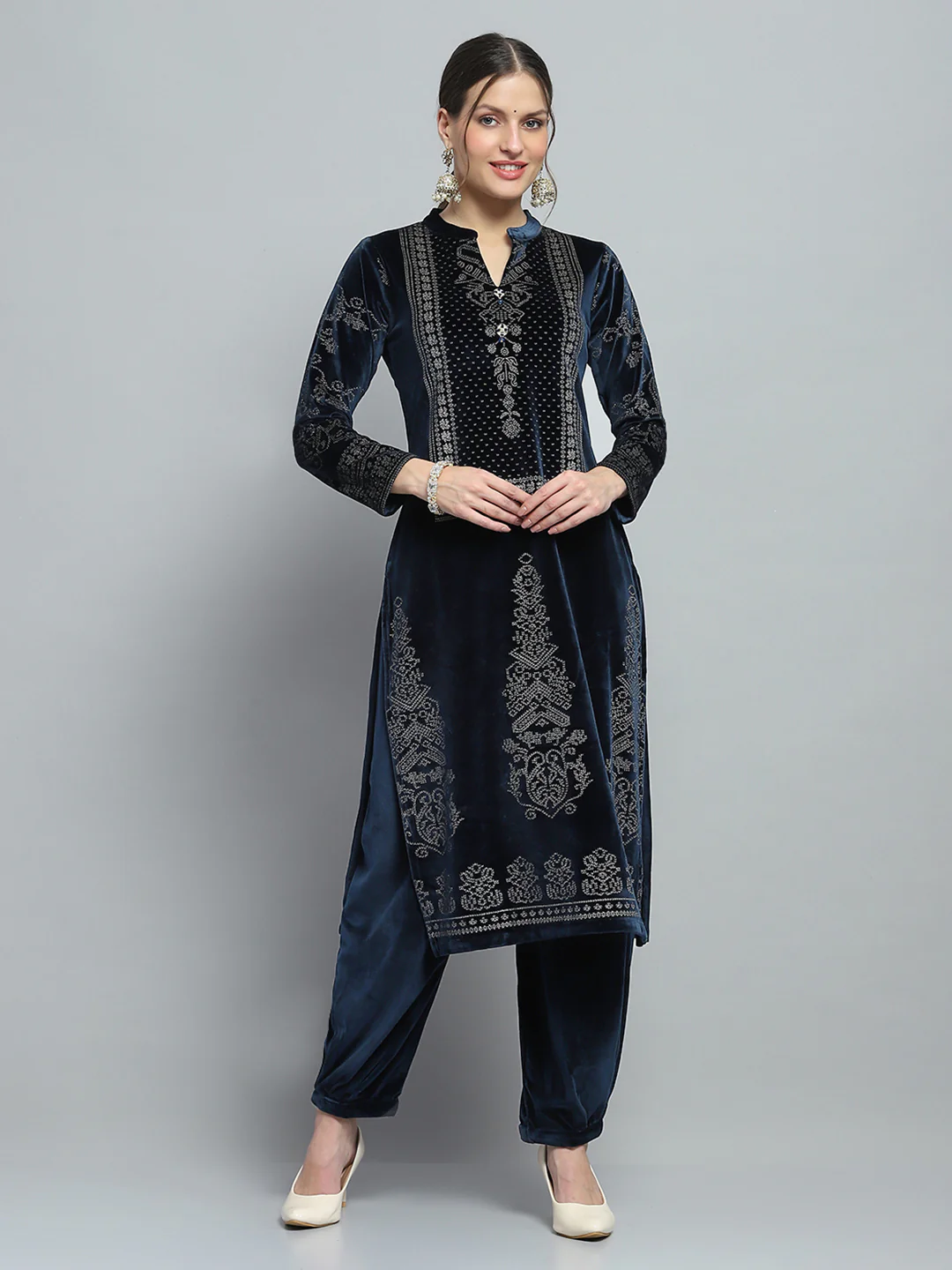 Women Navy Blue Self Design Round Neck Full Sleeve Kurti Set for Winter - Image 2