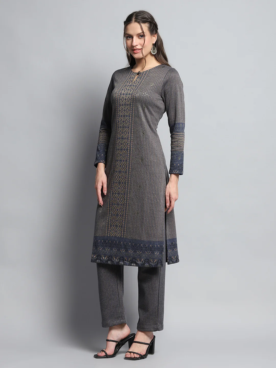 Women Navy Blue Self Design Round Neck Full Sleeve Kurti Set for Winter - Image 3