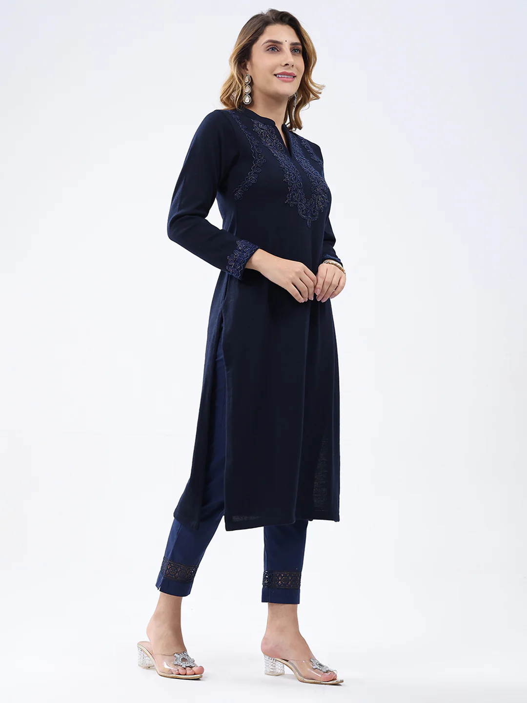 Women Navy Blue Self Design Round Neck Full Sleeve Winter Kurti - Image 4