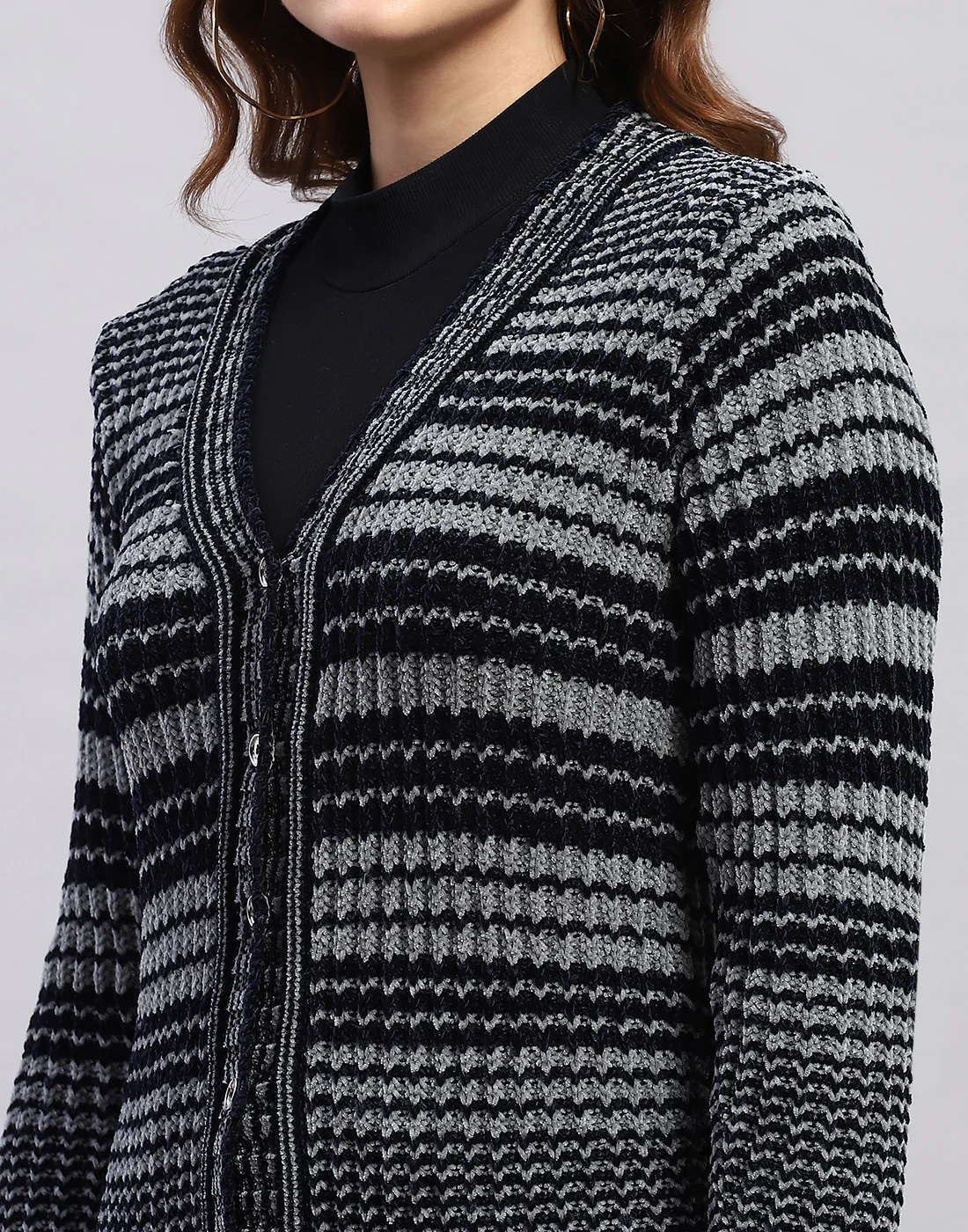 Women Navy Blue Self Design V Neck Full Sleeve Cardigan - Image 7