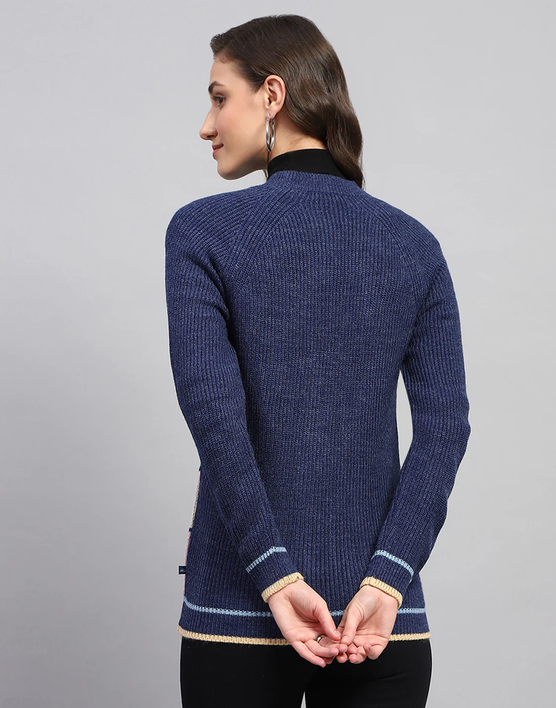 Women Navy Blue Self Design V Neck Full Sleeve Cardigan - Image 5