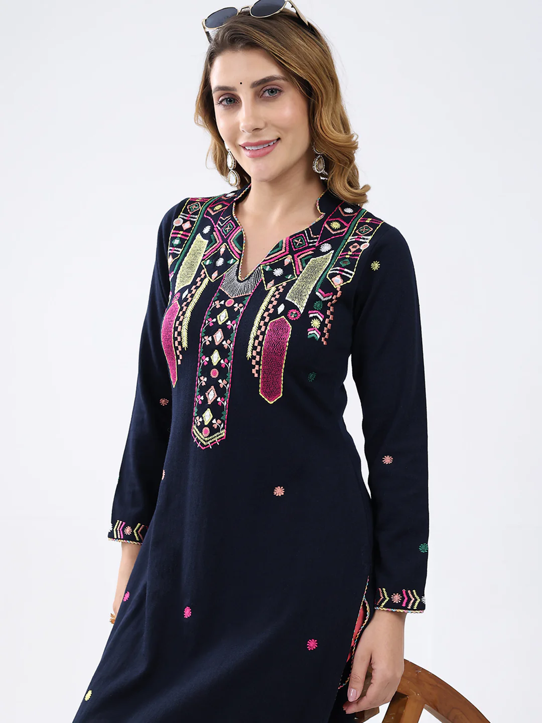 Women Navy Blue Self Design V Neck Full Sleeve Winter Kurti - Image 6