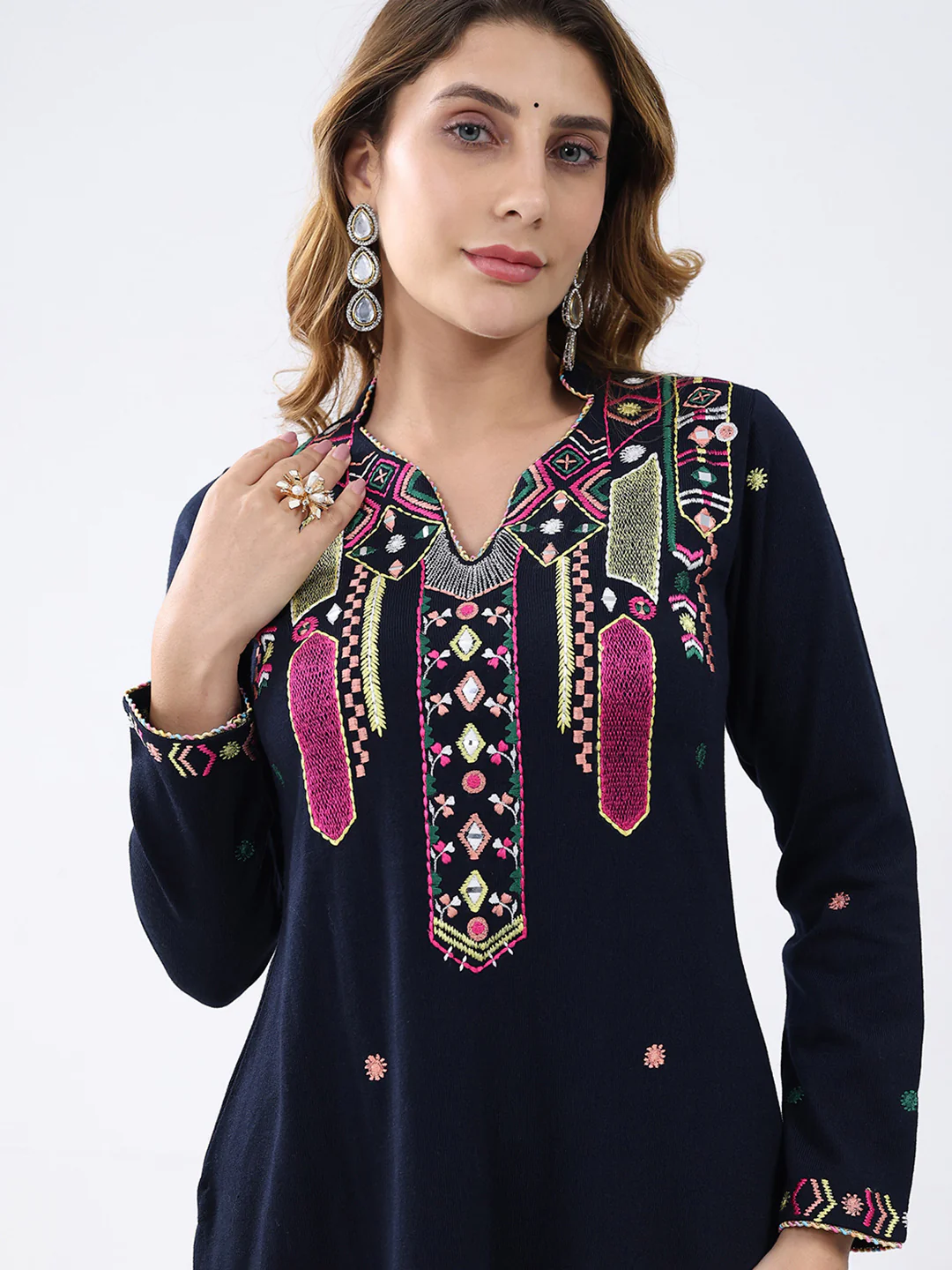 Women Navy Blue Self Design V Neck Full Sleeve Winter Kurti - Image 7