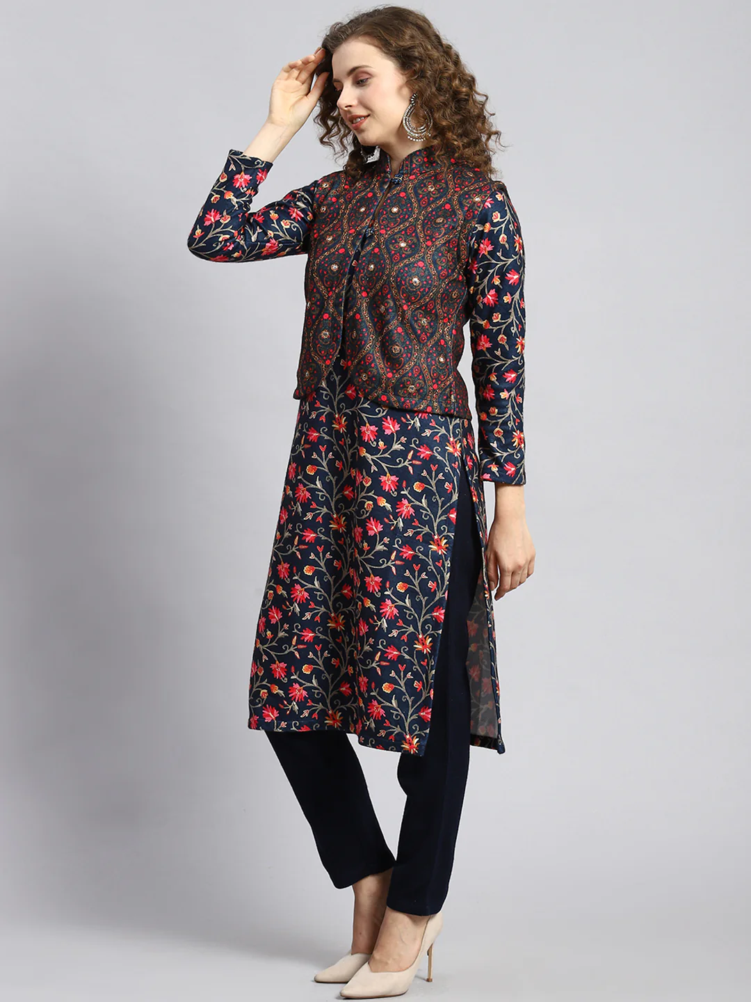 Women Navy Blue Self Kurti+Jacket - Image 3