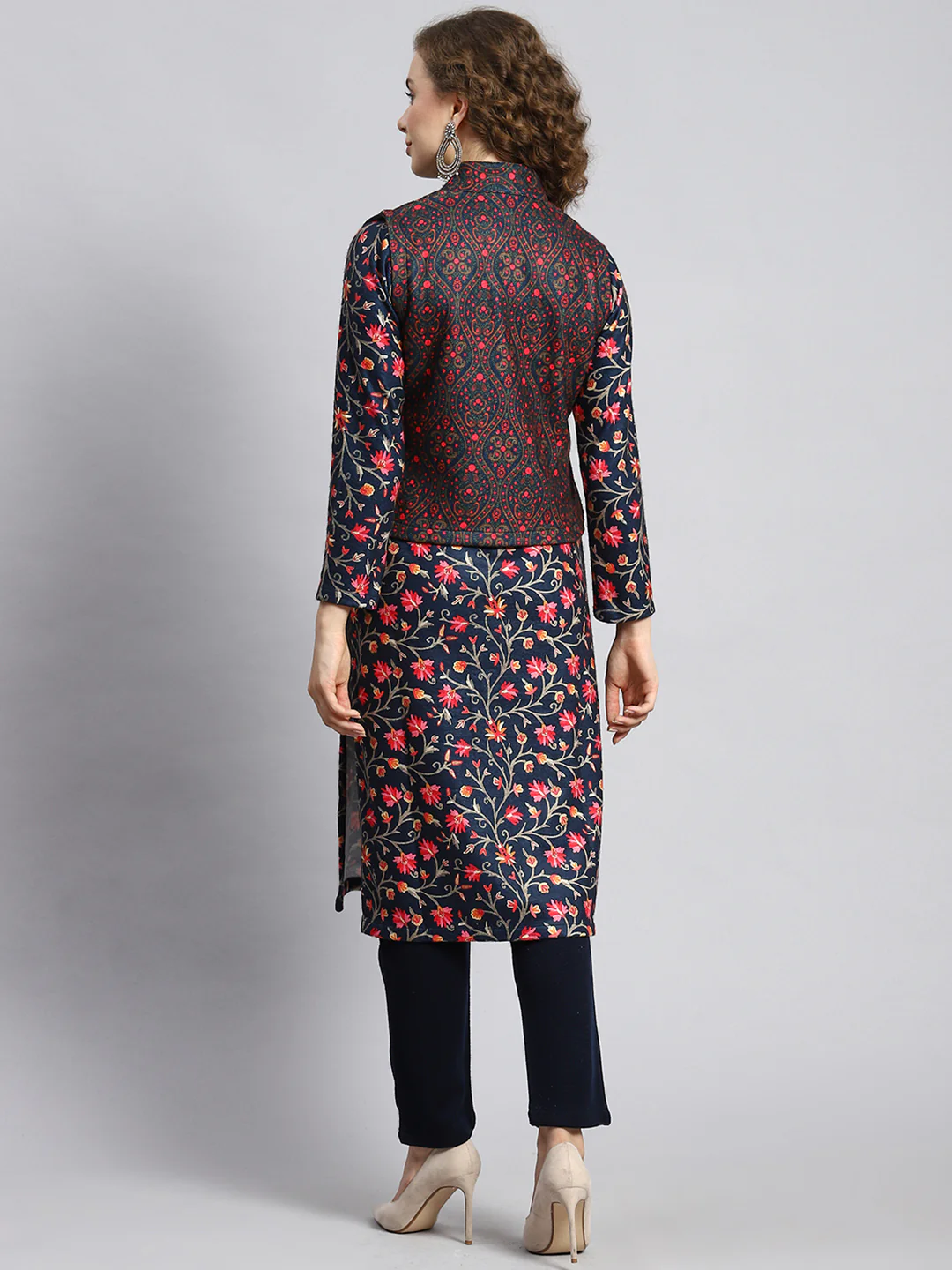 Women Navy Blue Self Kurti+Jacket - Image 5