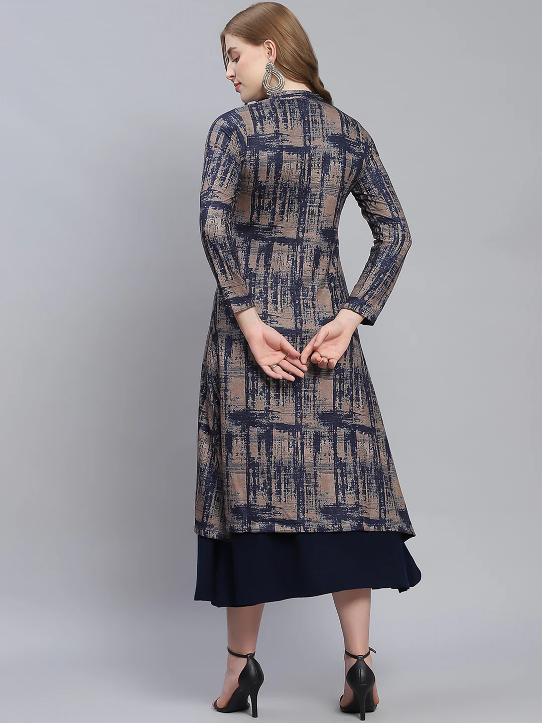Women Navy Blue Self Design V Neck Full Sleeve Kurtis Set - Image 5