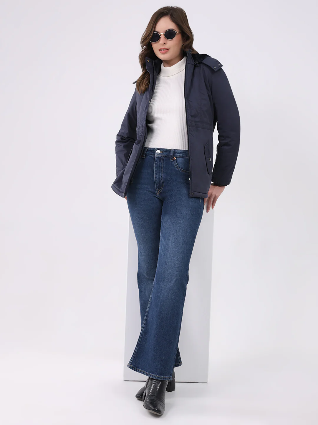 Women Navy Blue Solid Hooded Full Sleeve Jacket - Image 2