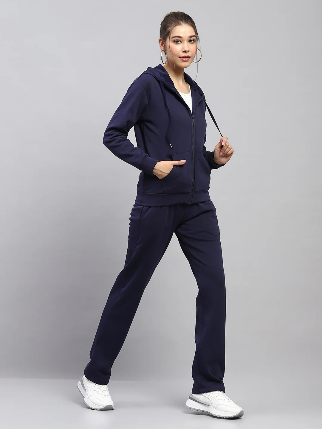 Women Navy Blue Solid Hooded Full Sleeve Tracksuit - Image 4