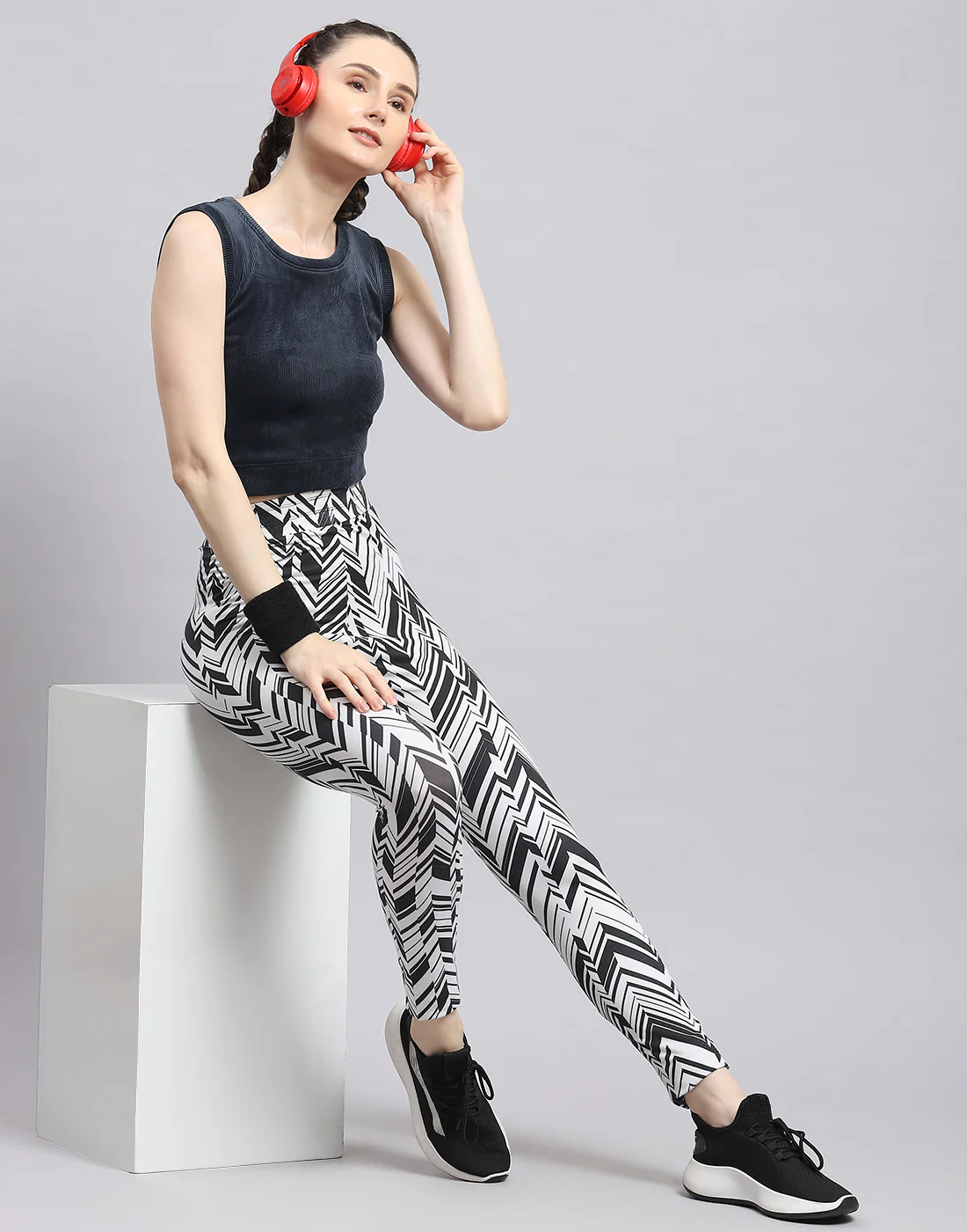 Rock.it Women Navy Blue Solid Round Neck Sleeveless Top - Image 3