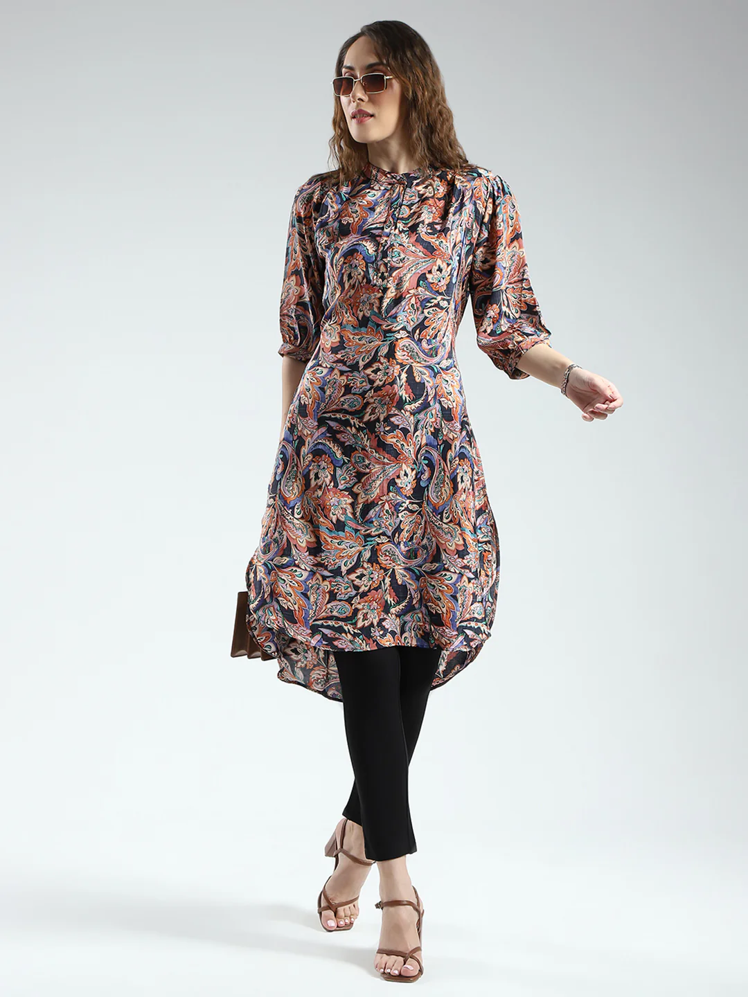 Women Navy Blue Solid Round Neck 3/4th Sleeve Tunic - Image 2