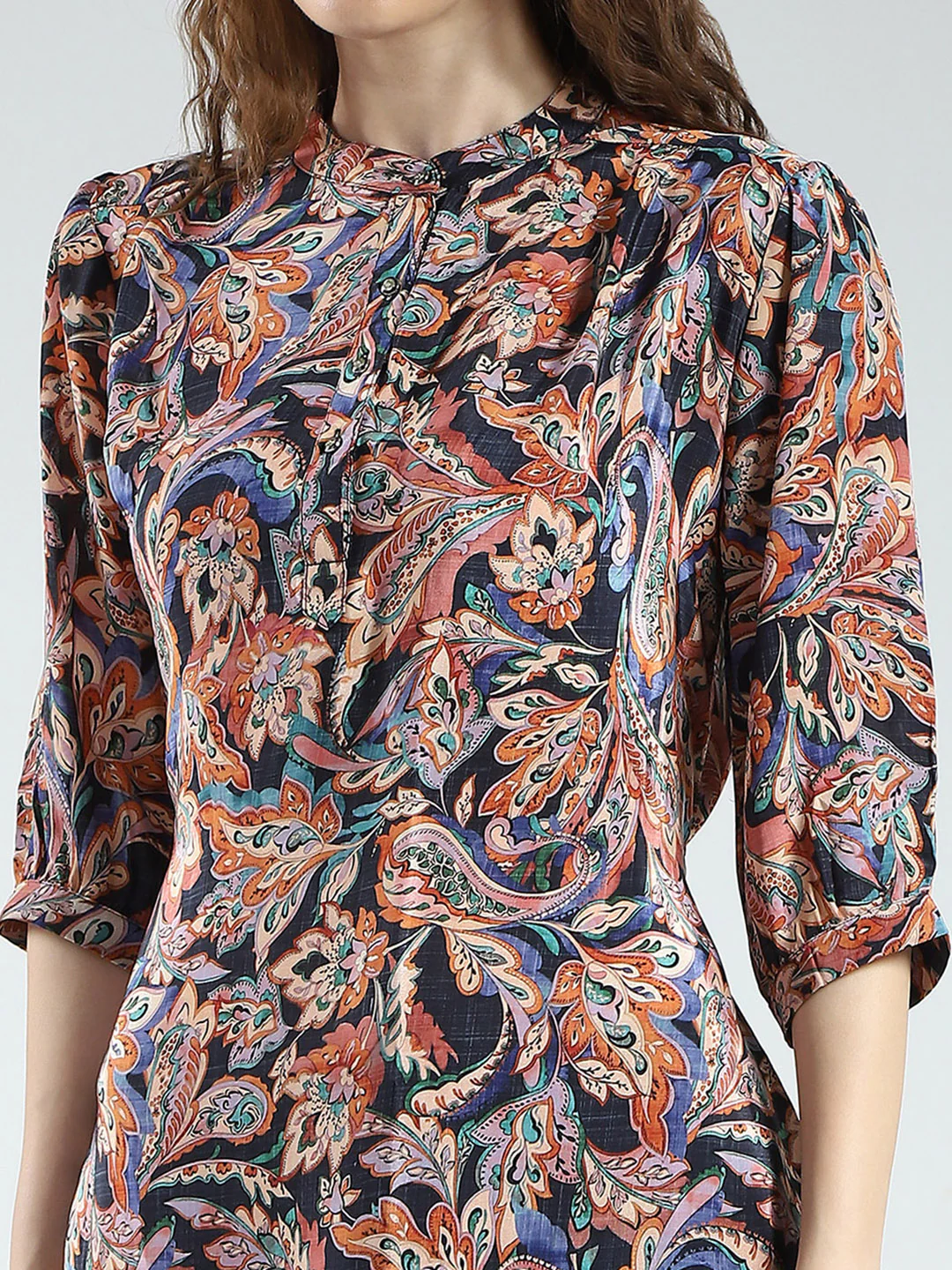 Women Navy Blue Solid Round Neck 3/4th Sleeve Tunic - Image 6