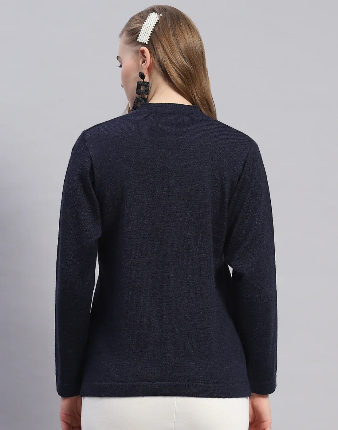 Women Navy Blue Solid V Neck Full Sleeve Cardigan - Image 5