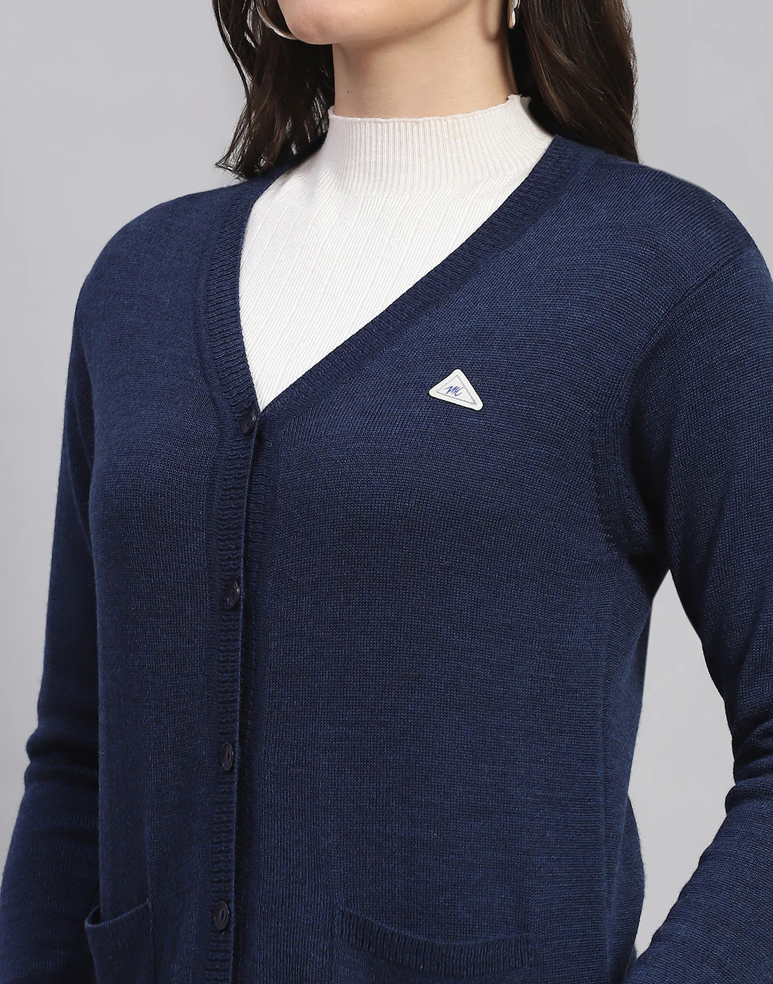 Women Navy Blue Solid V Neck Full Sleeve Cardigan - Image 6