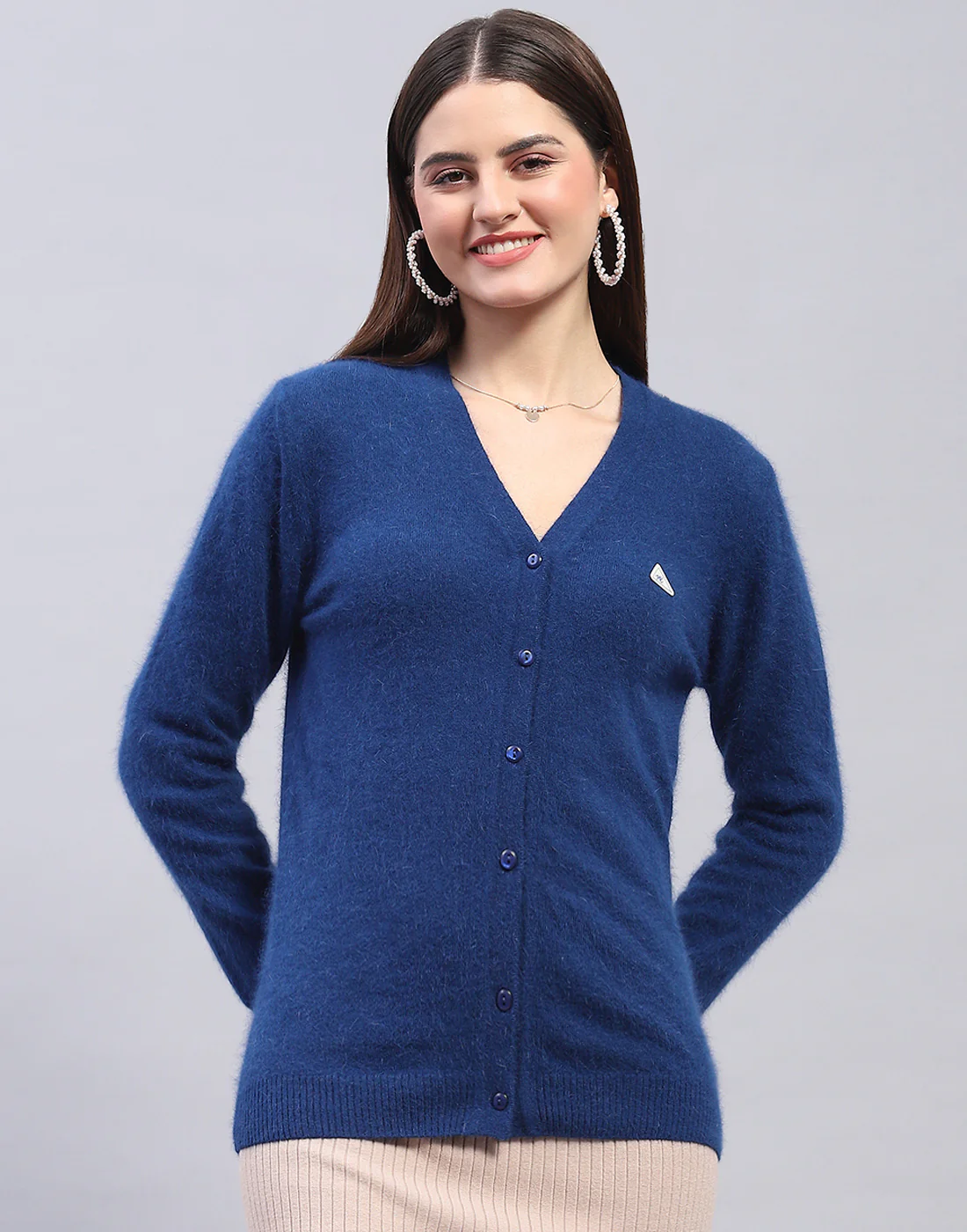 Women Navy Blue Solid V Neck Full Sleeve Cardigan - Image 2