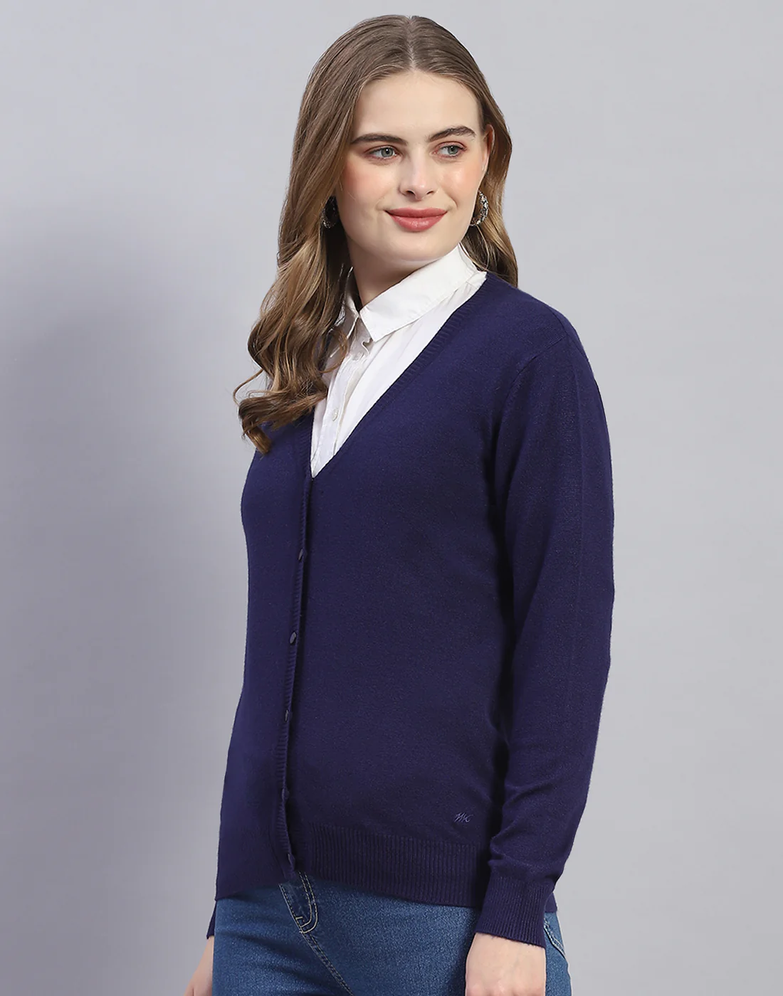 Women Navy Blue Solid V Neck Full Sleeve Cardigan - Image 3
