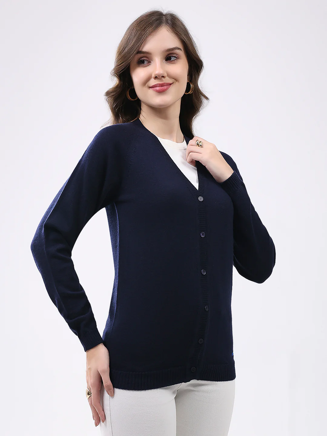 Women Navy Blue Solid V Neck Full Sleeve Cardigan - Image 4