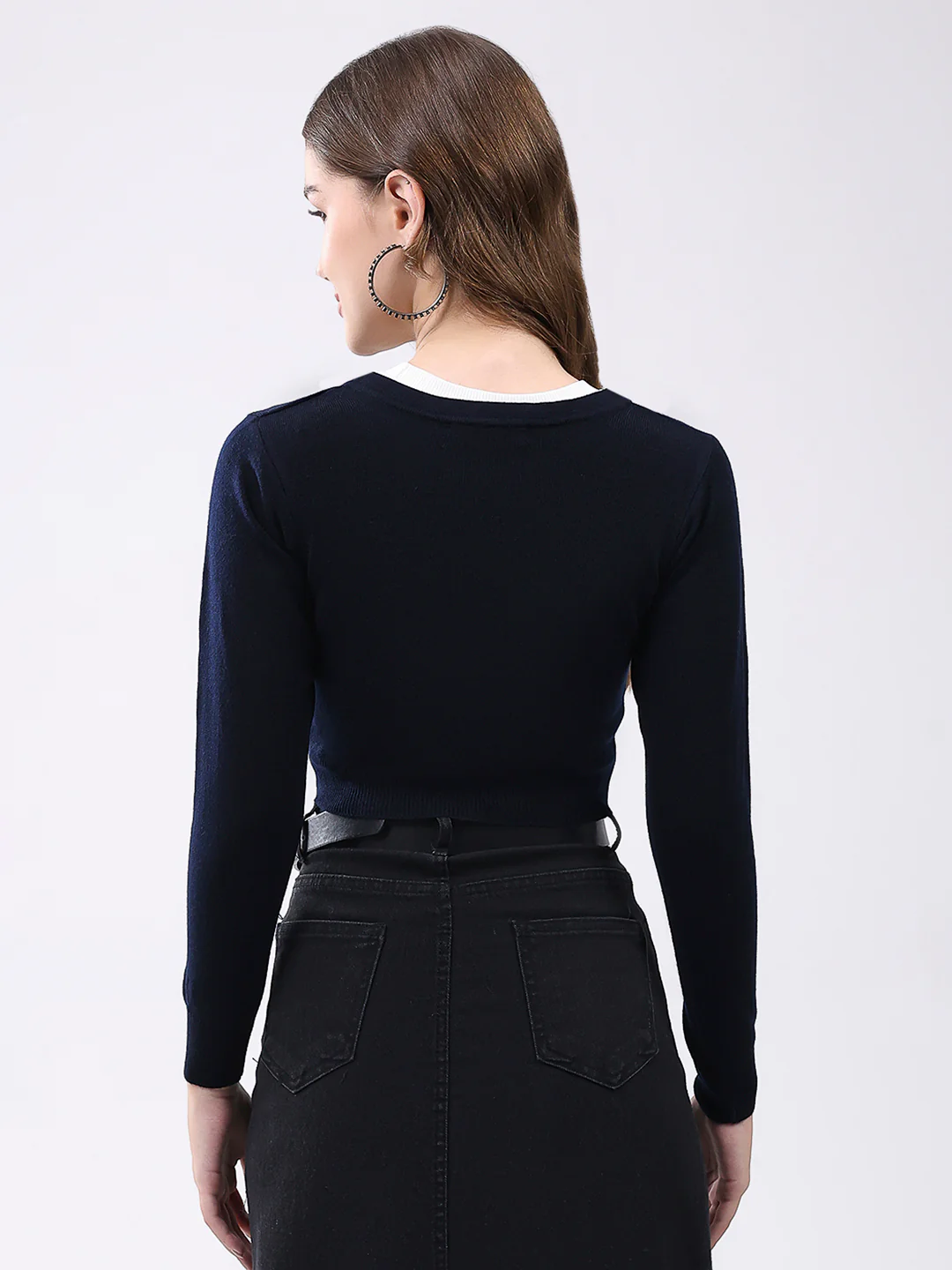 Women Navy Blue Solid V Neck Full Sleeve Cardigan - Image 5