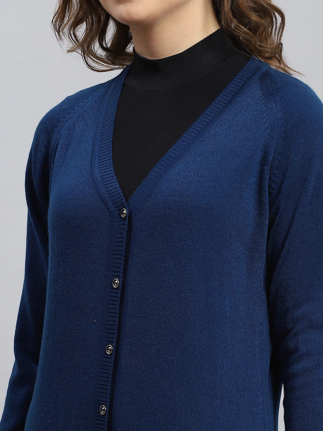 Women Navy Blue Solid V Neck Full Sleeve Cardigans - Image 6