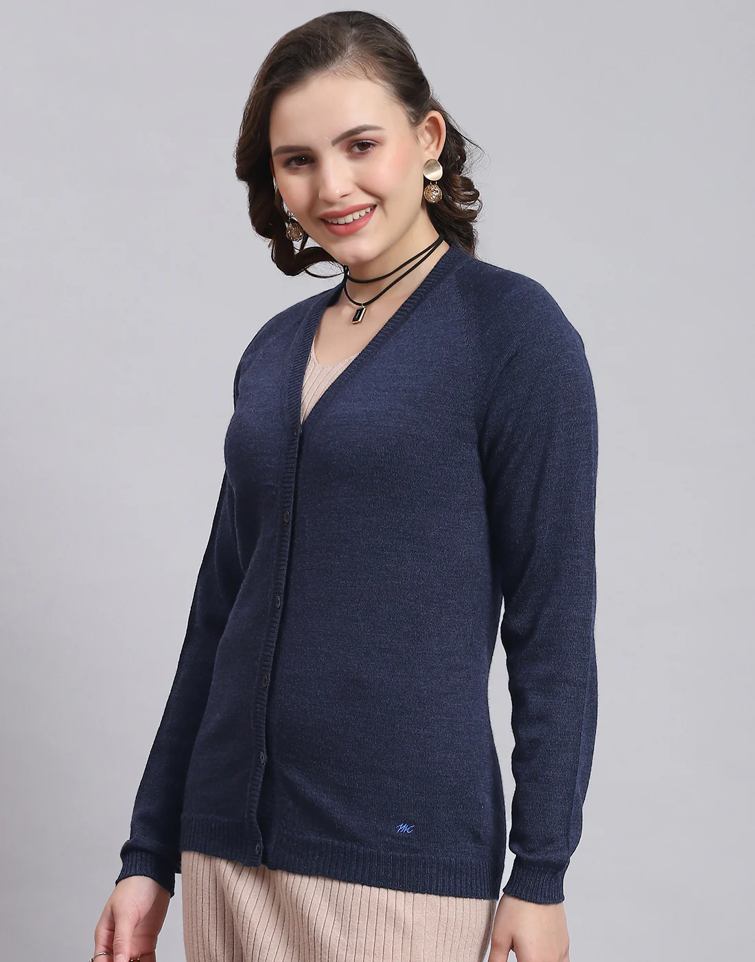 Women Navy Blue Solid V Neck Full Sleeve Sweater - Image 3