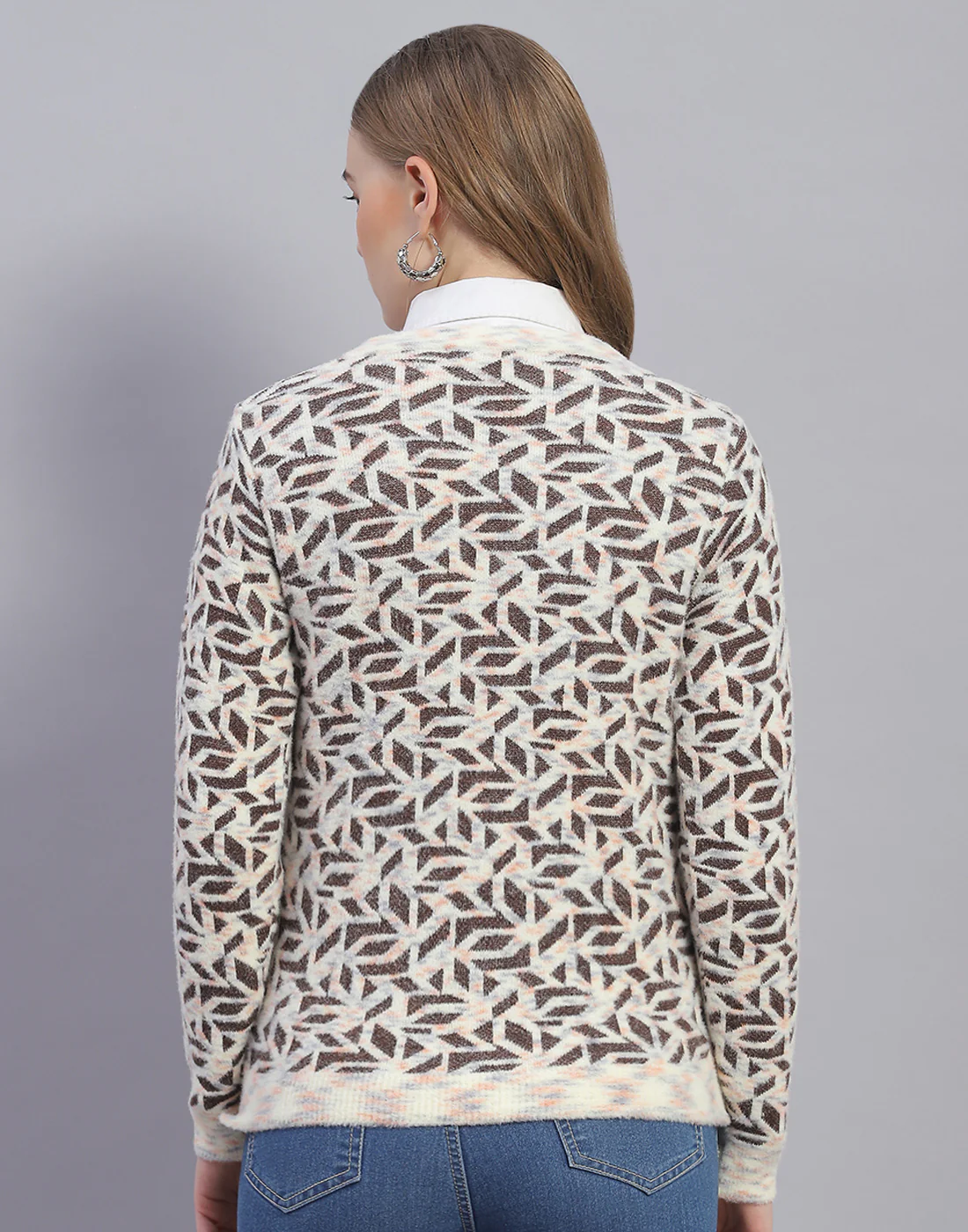 Women Off White Jaquard V Neck Full Sleeve Cardigan - Image 5